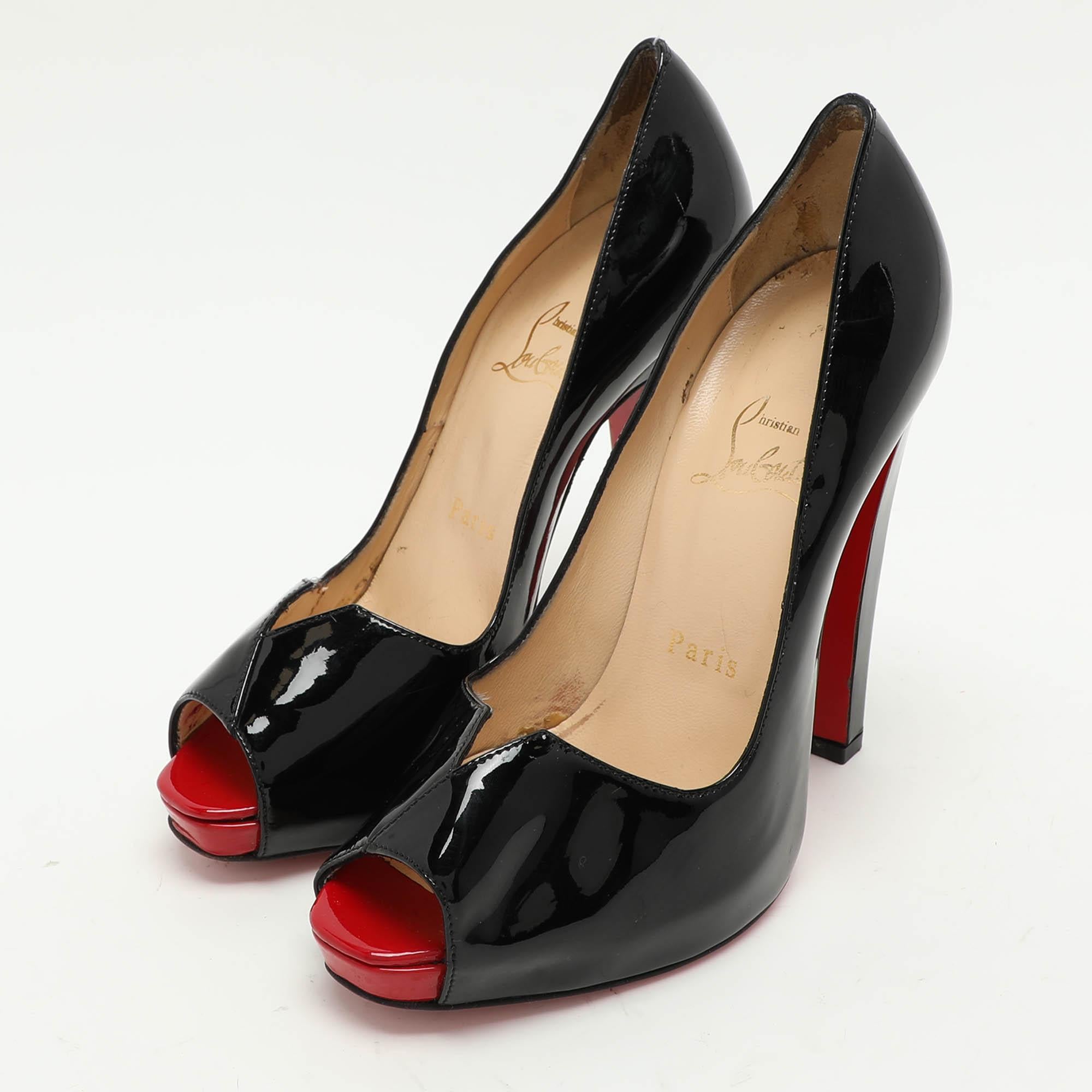 Make a chic style statement with these designer pumps. They showcase sturdy heels and durable soles  perfect for your fashionable outings