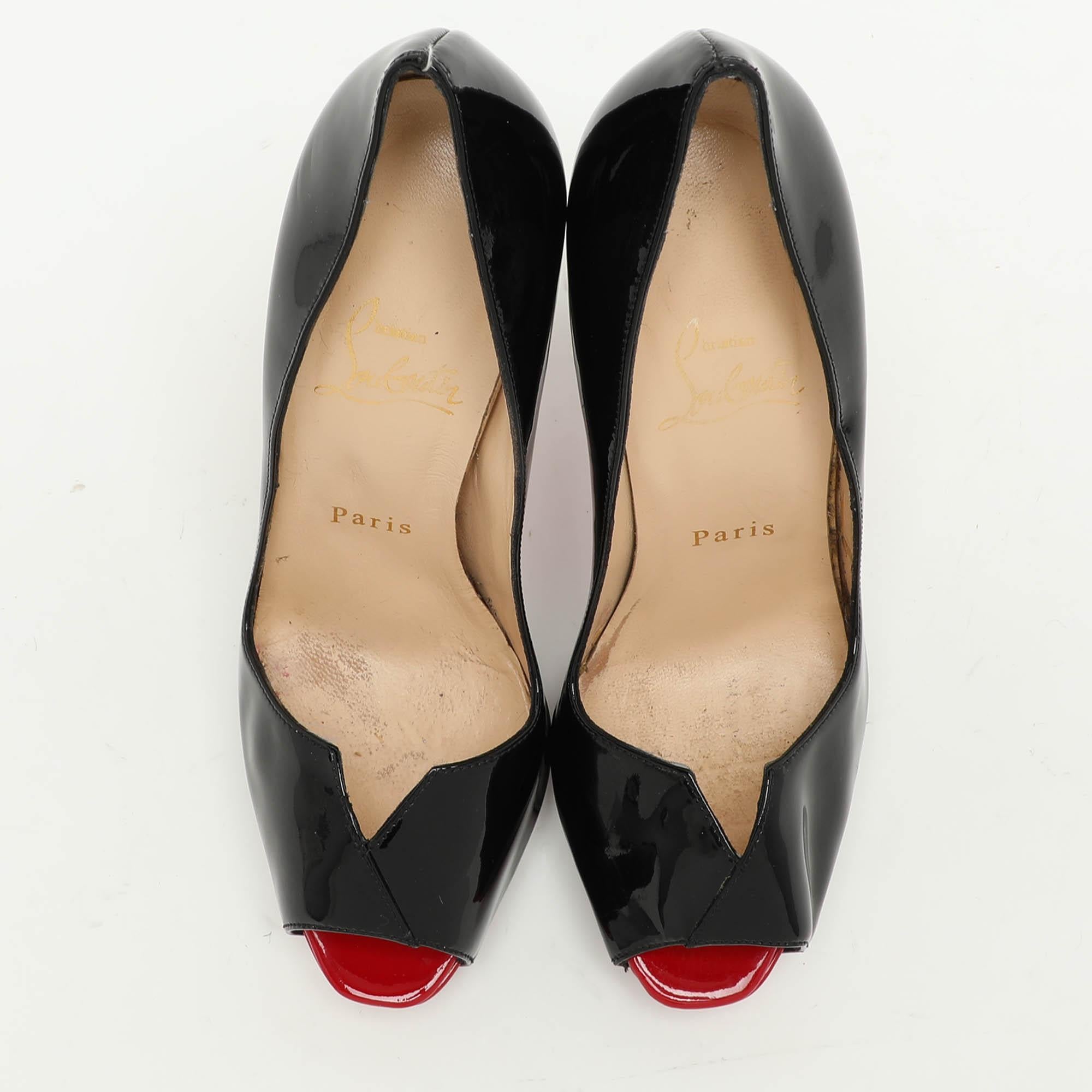 Christian Louboutin Black Patent Leather Carroseria Peep Toe Pumps Size 37 In Good Condition In Dubai, Al Qouz 2