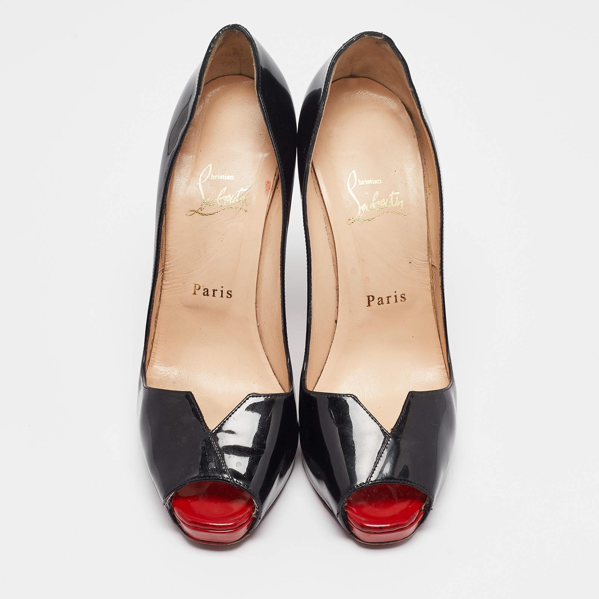 Christian Louboutin Schwarze Lackleder Carroseria Peep Toe Pumps Größe 39 im Zustand „Relativ gut“ im Angebot in Dubai, Al Qouz 2
