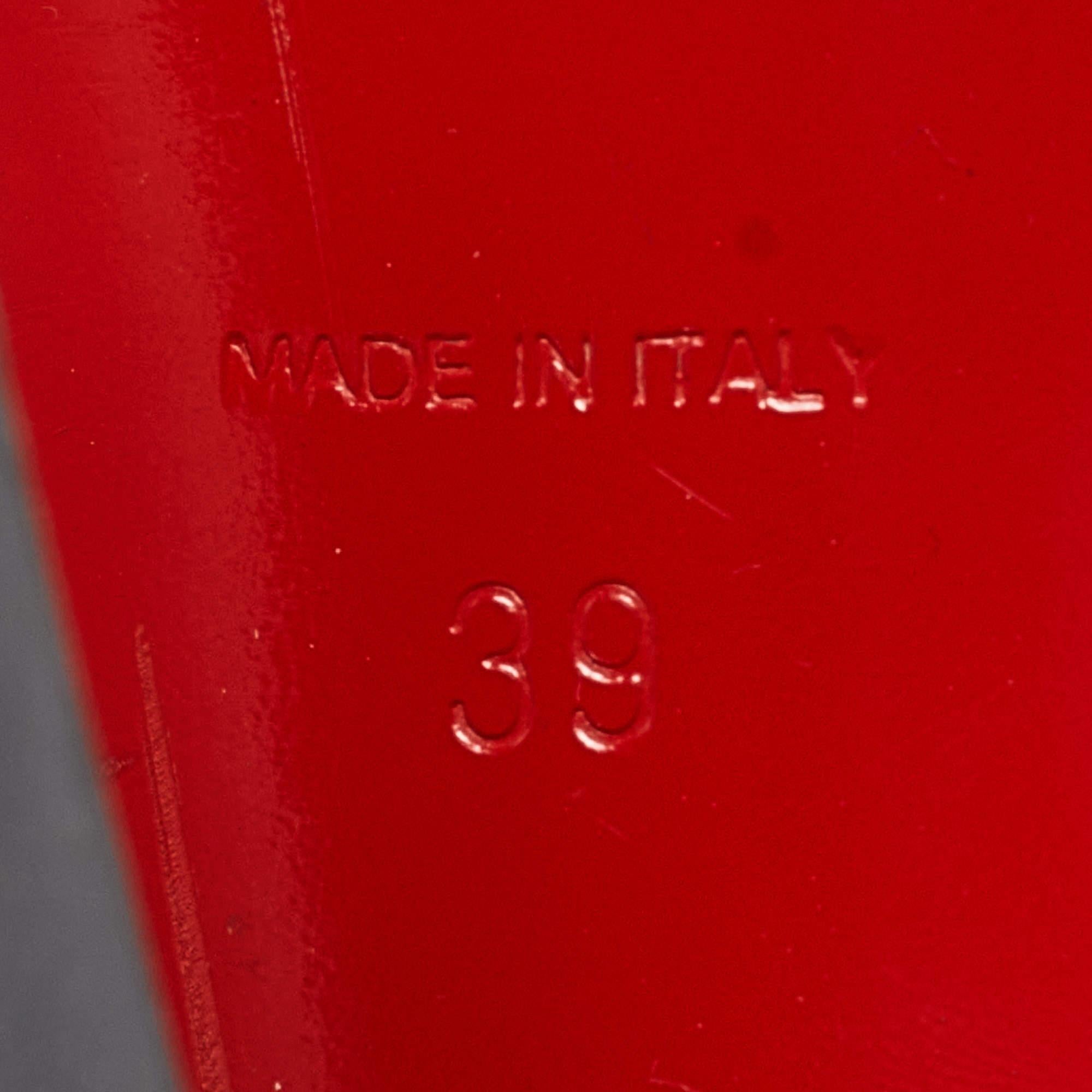 Christian Louboutin Schwarze Lackleder Carroseria Peep Toe Pumps Größe 39 im Angebot 4