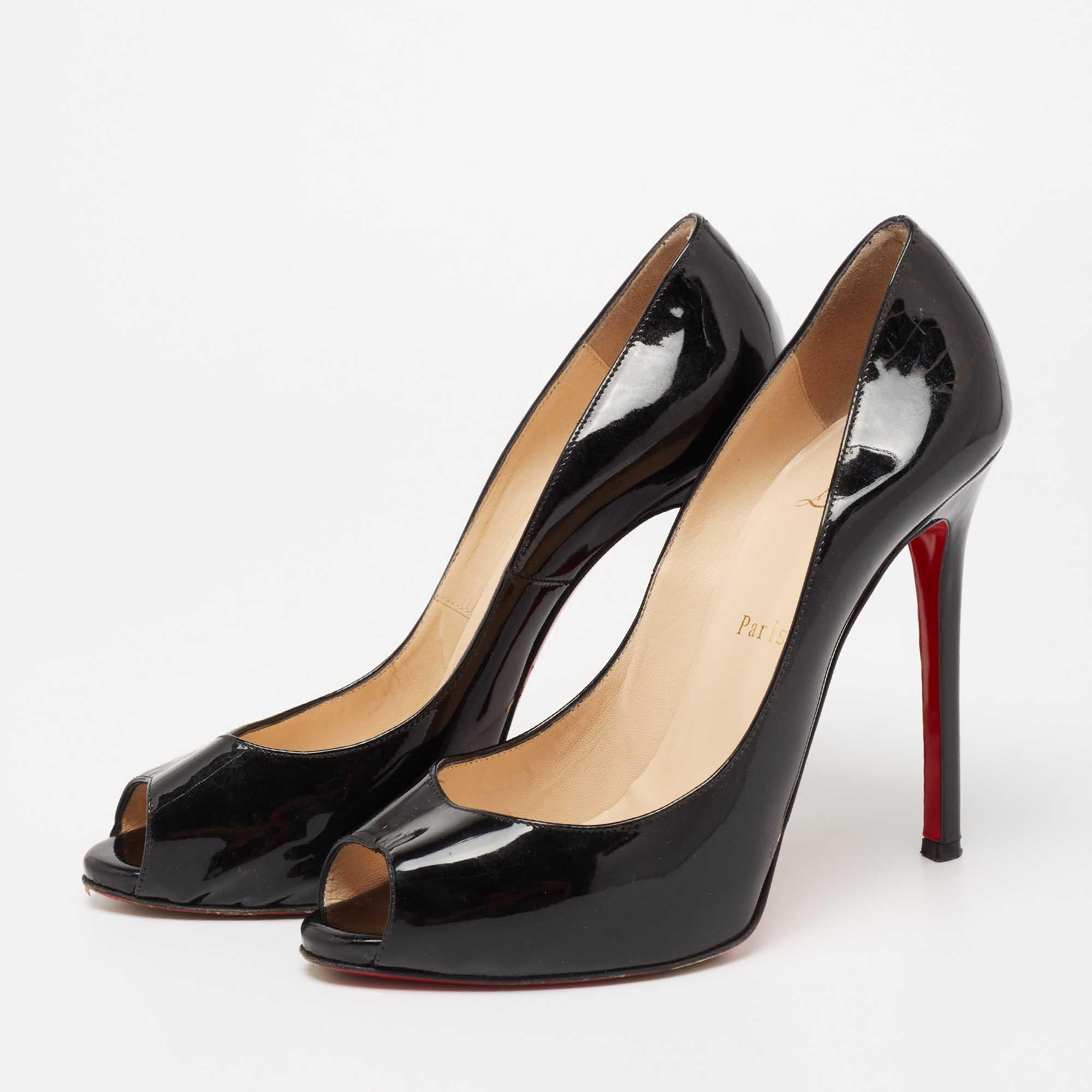 Upgrade your look by adding these Christian Louboutin Flo pumps to the wardrobe. They are crafted from patent leather and designed with peep toes and 12 cm stiletto heels. Finesse and elegance will come naturally to your attire when you wear these