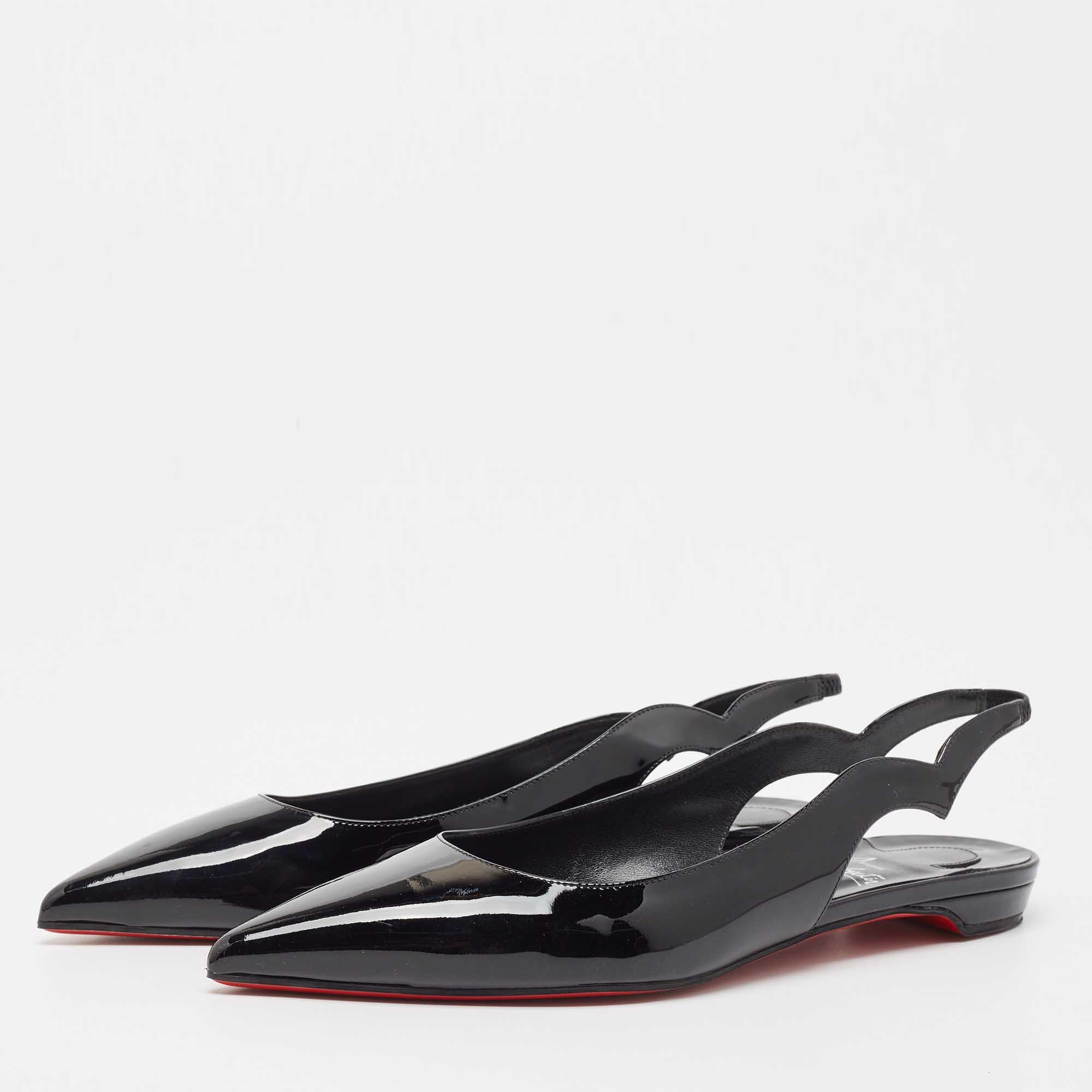 Complete your look by adding these Christian Louboutin slingback flats to your lovely wardrobe. They are crafted skilfully to grant the perfect fit and style.

