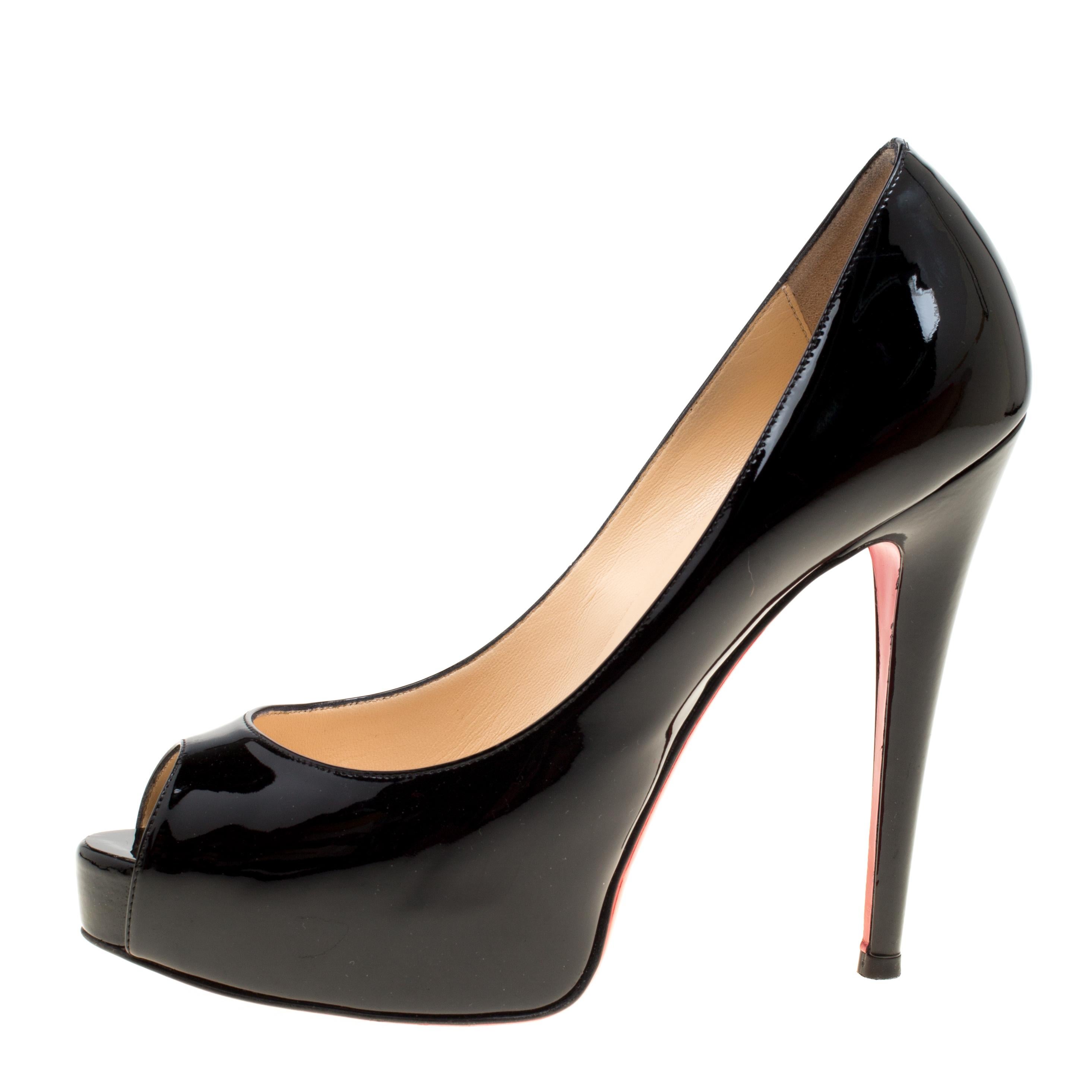 Stand out from the crowd in this gorgeous pair of Louboutins that exudes high fashion with class! Crafted from patent leather, these Hyper Prive pumps feature a classic black colour and a sleek exterior. Completed with leather-lined insoles and the