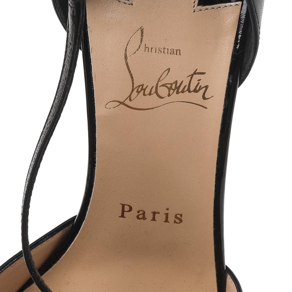 Christian Louboutin Bombas de tiras cruzadas de charol negro talla 38 1