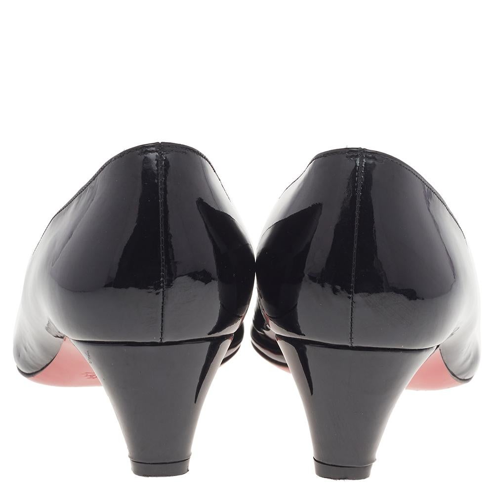 Christian Louboutin Black Patent Leather Kitten Heel Peep Toe Pumps Size 39.5 In Good Condition In Dubai, Al Qouz 2