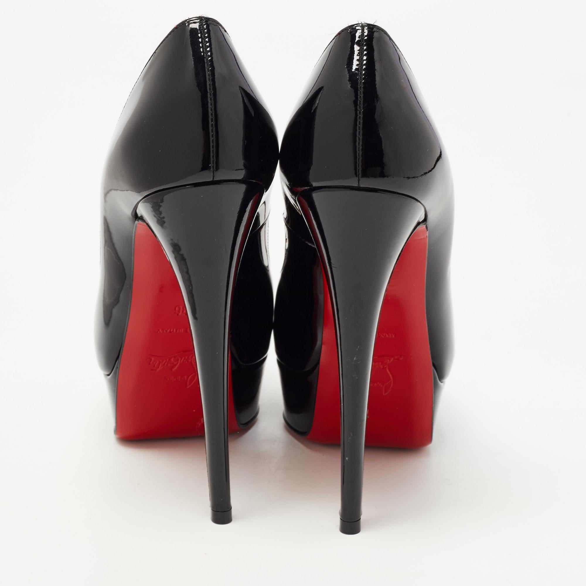 Stand out from the crowd with this pair of Christian Louboutin pumps that exude high fashion with class. Crafted from patent leather, this is a creation from their Lady Peep collection. It features a classy black shade with peep-toe silhouette.