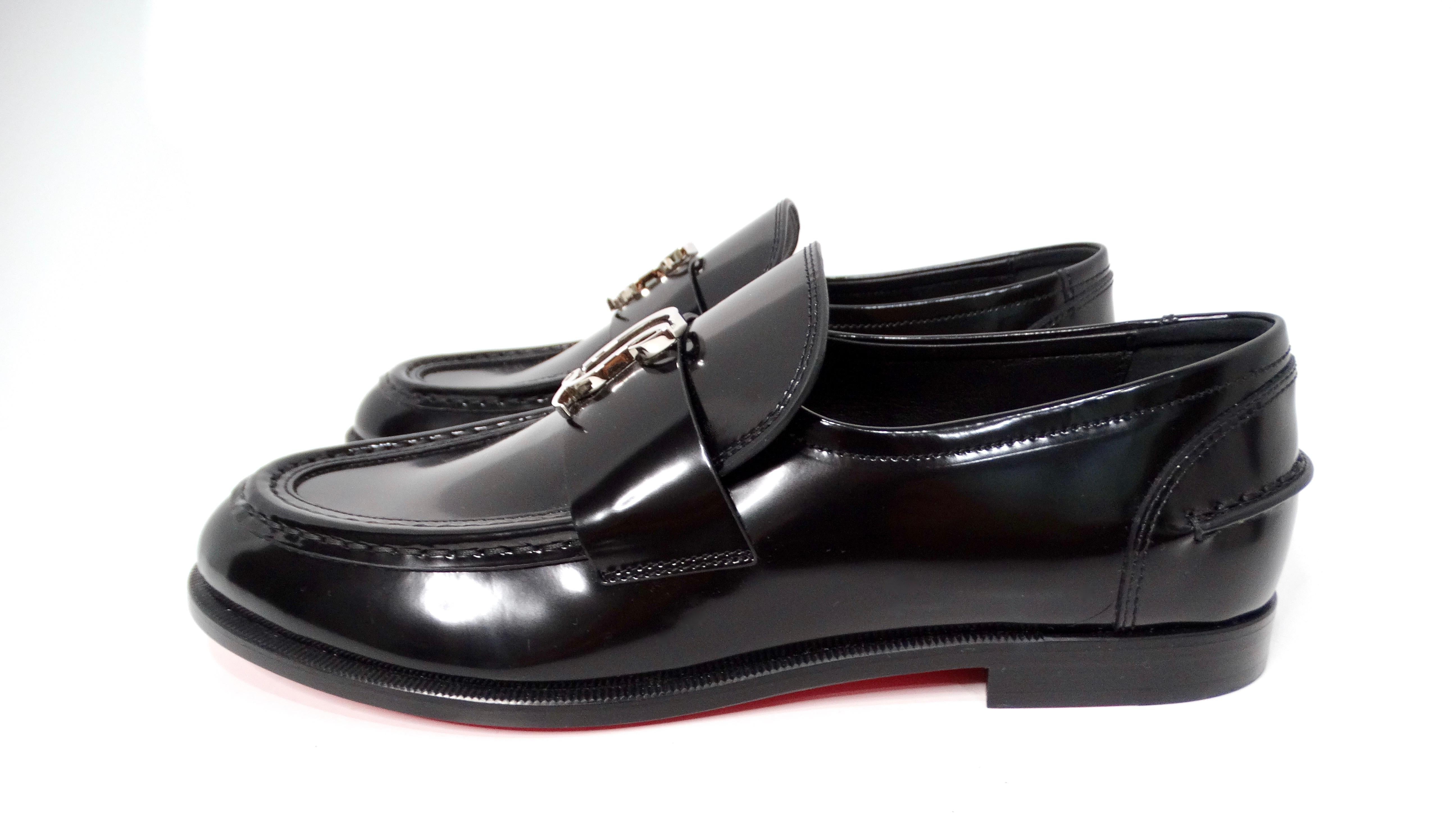 Christian Louboutin Mocassini piatti con logo in vernice nera In condizioni buone in vendita a Scottsdale, AZ
