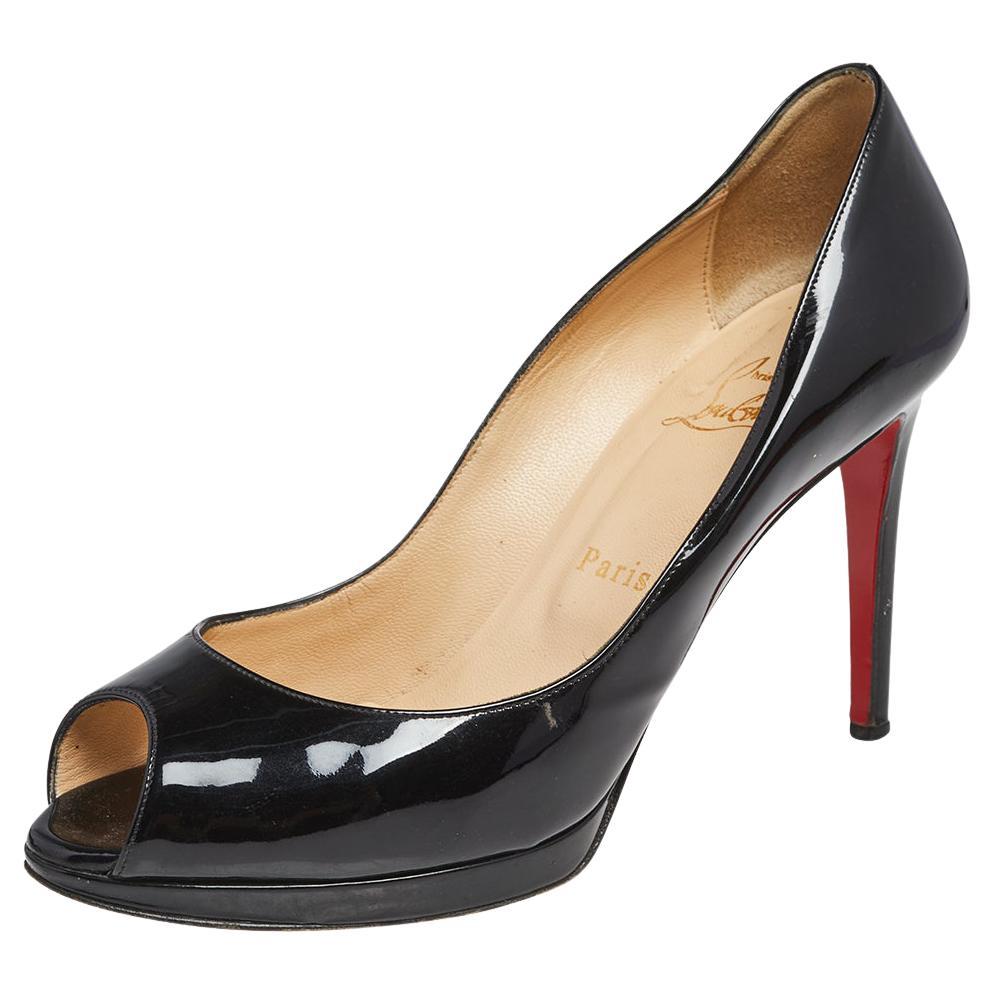 Christian Louboutin Neu Prive Pumps aus schwarzem Lackleder Größe 38,5
