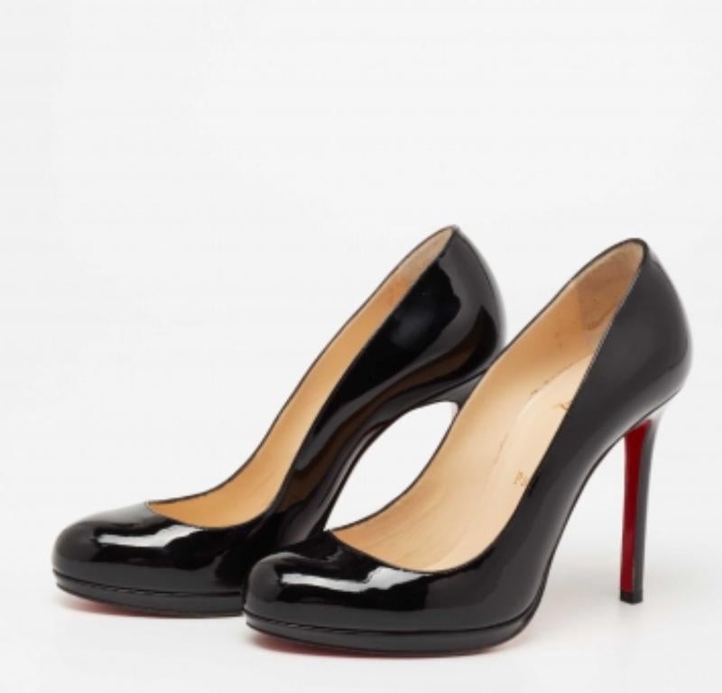 Christian Louboutin yet again brings a stunning set of pumps that makes us marvel at its beauty and craftsmanship. With the curvaceous arch that ultimately forms into a round-toe silhouette, they will give an illusion of elongated feet to the