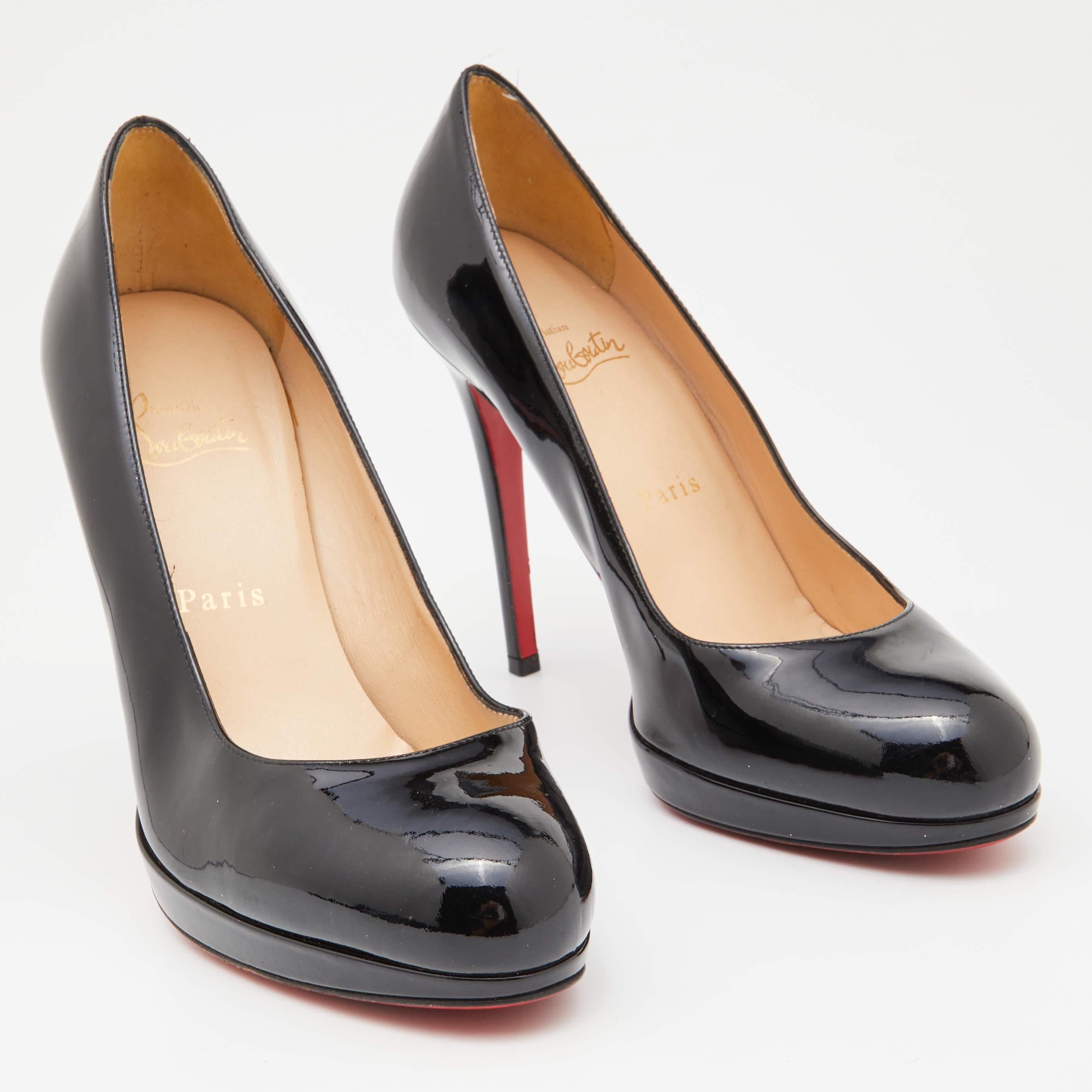 Exhibit an elegant style with this pair of pumps. These branded shoes for women are crafted from quality materials. They are set on durable soles and sleek heels.

