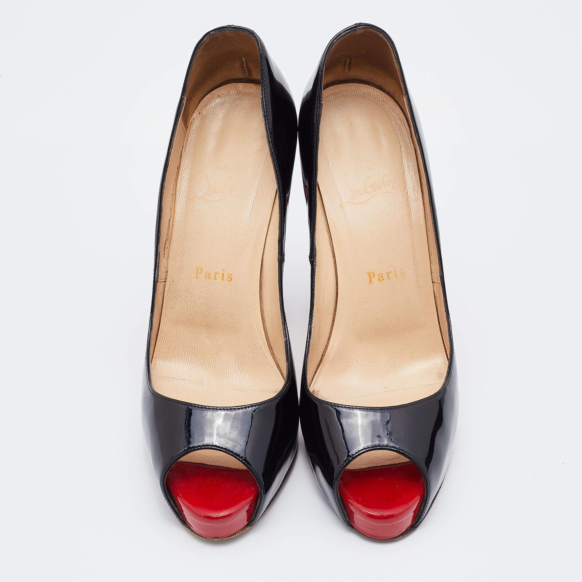 Stride through the day with confidence by adorning this pair of Christian Louboutin pumps. Created from patent leather, its well-designed curves will elegantly outline your feet. The 12.5cm heels and platforms of these peep-toe shoes will take your