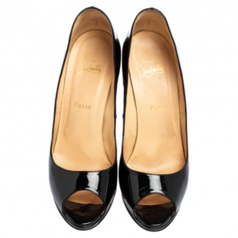 Christian Louboutin - Pompe in vernice nera con zeppa di pelle taglia 40 in vendita 1