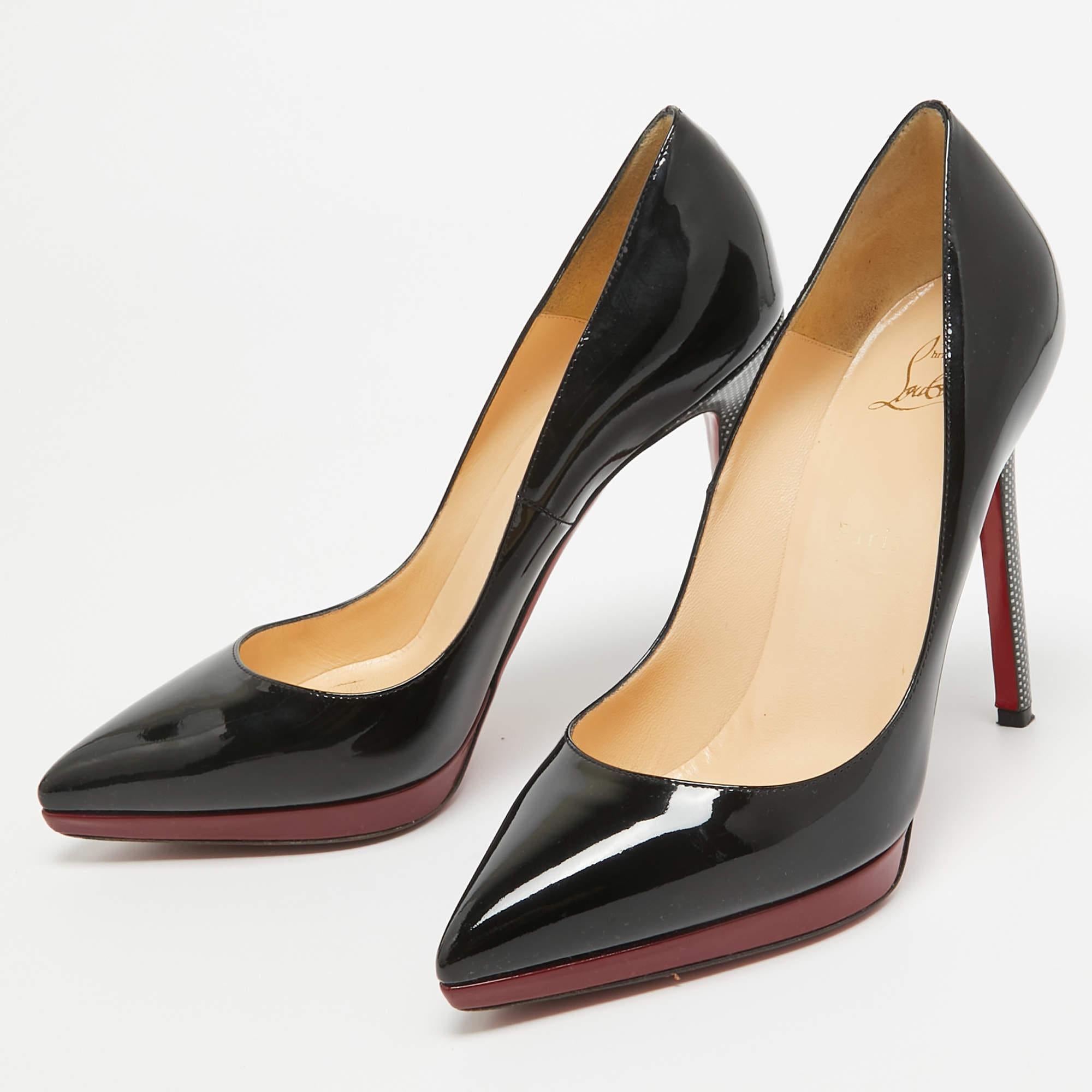Curvaceous arches a feminine appeal and a well built structure define this set of designer pumps. Coming with comfortable insoles and sleek heels style them with your favorite outfits.
