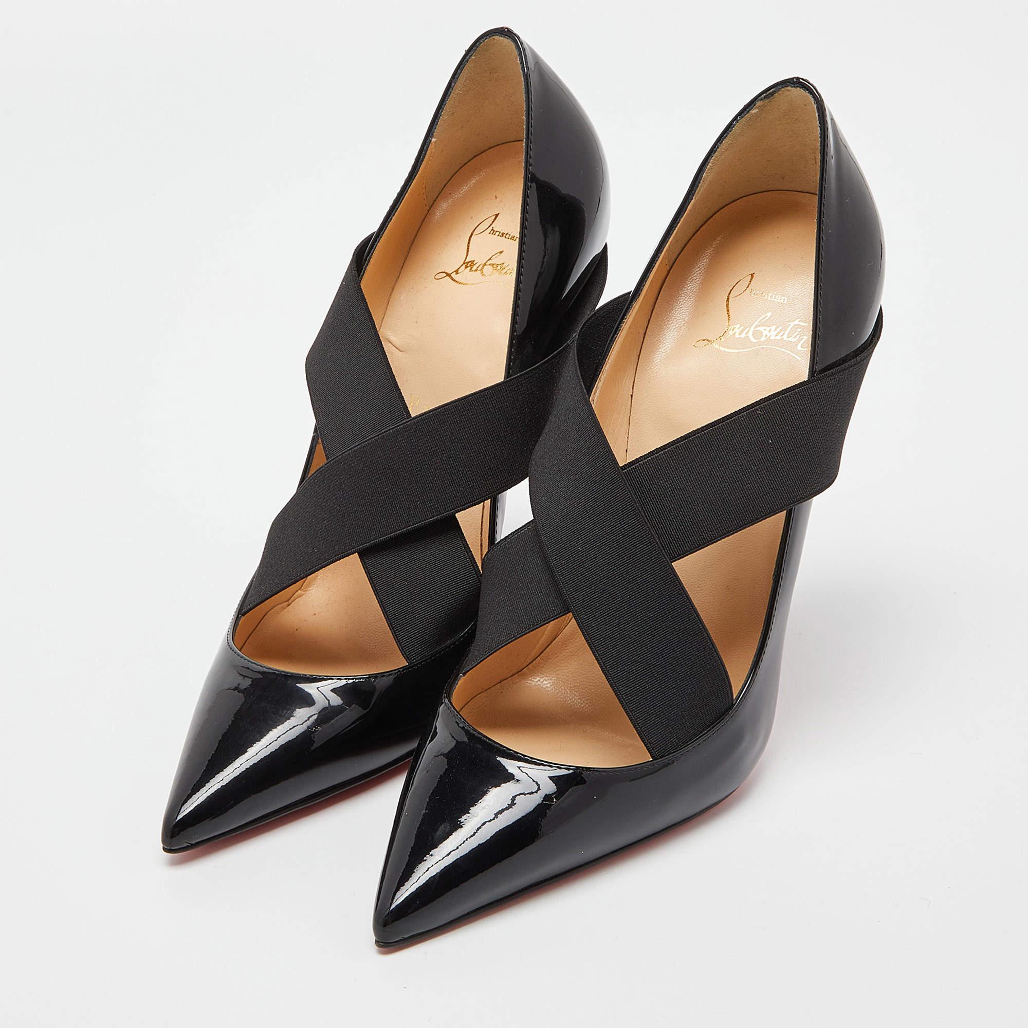 To give you an extraordinary experience, Christian Louboutin brings you this pair of Sharpstagram pumps that will elongate your feet and give you confidence in every step. They come with pointed toes and cross straps on the vamps. The pumps also