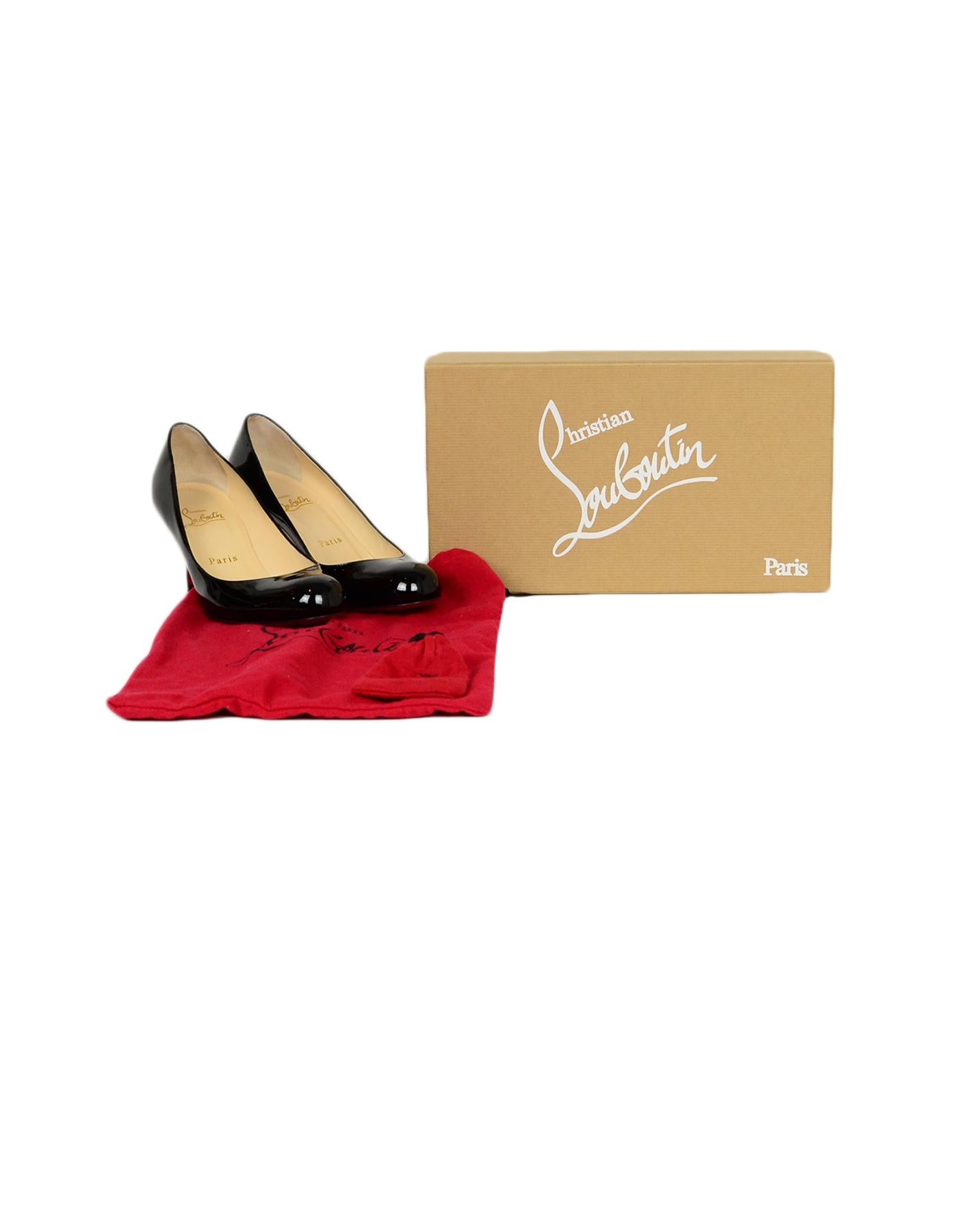 Christian Louboutin Black Patent Leather Simple Pump 70 sz 37.5

Made In: Italy
Year of Production: 
Color: Black
Materials: Patent Leather
Closure/Opening: Slip on
Overall Condition: Very good pre-owned condition, with the exception of wear on the