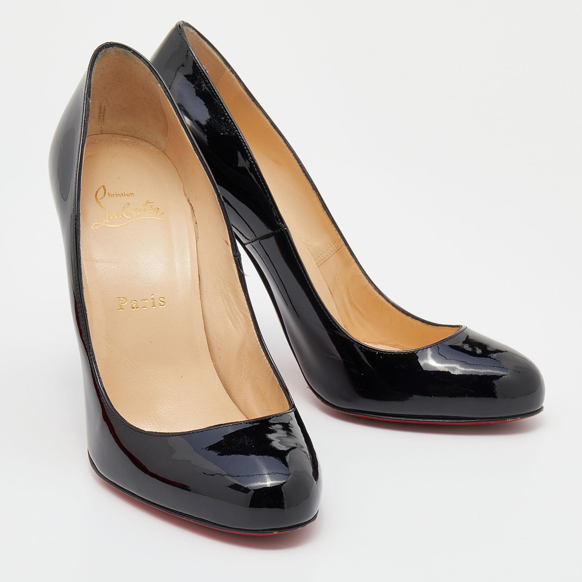 Christian Louboutin Noir Cuir Breveté Simple Round Toe Pumps Size 38 Bon état à Dubai, Al Qouz 2