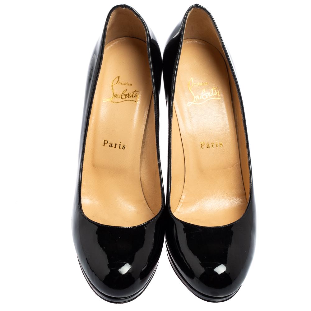 Christian Louboutin Black Patent Leather Simple Round-Toe Pumps Size 39.5 In Good Condition In Dubai, Al Qouz 2