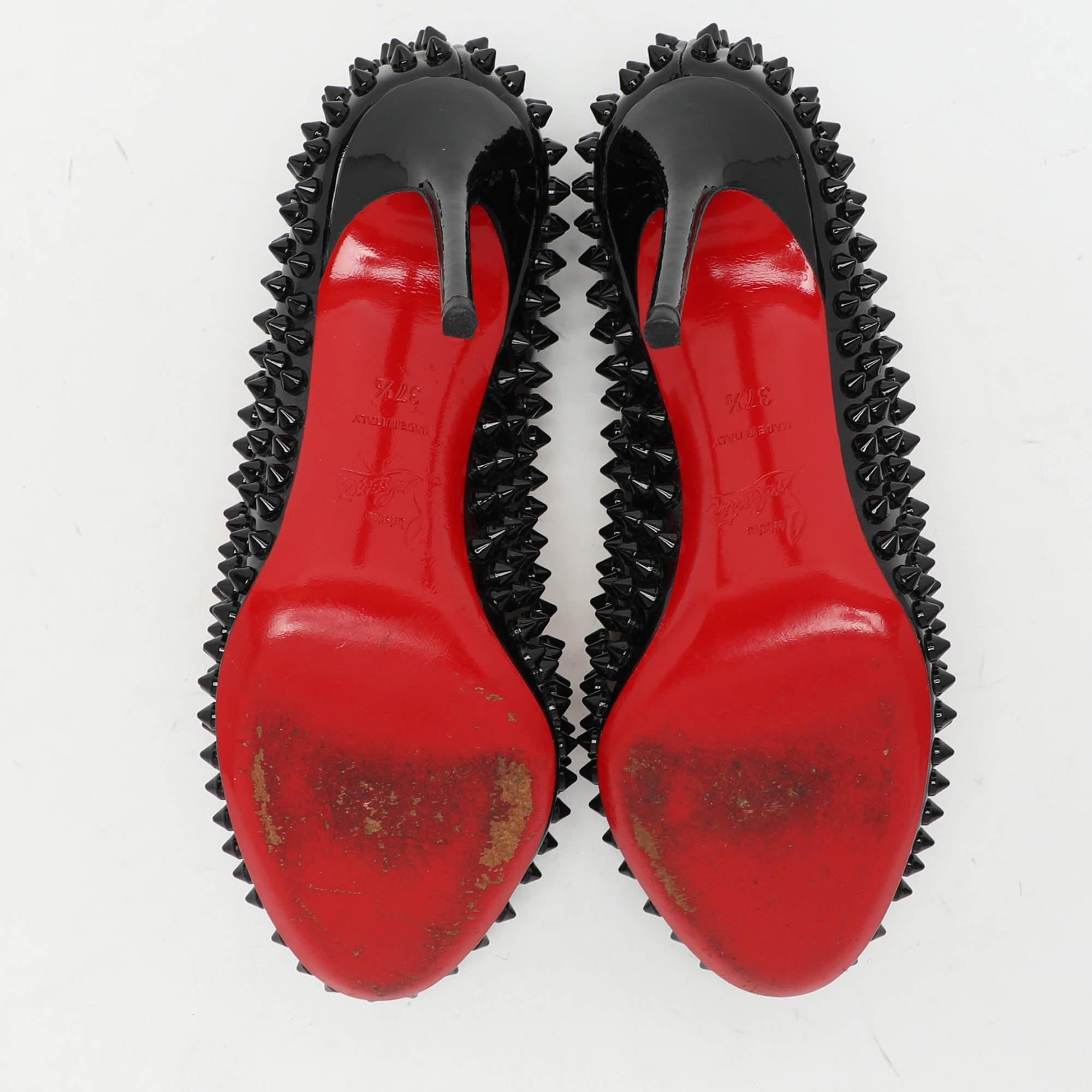 Christian Louboutin Bombas de punta simple de charol negro Talla 37.5 en venta 1