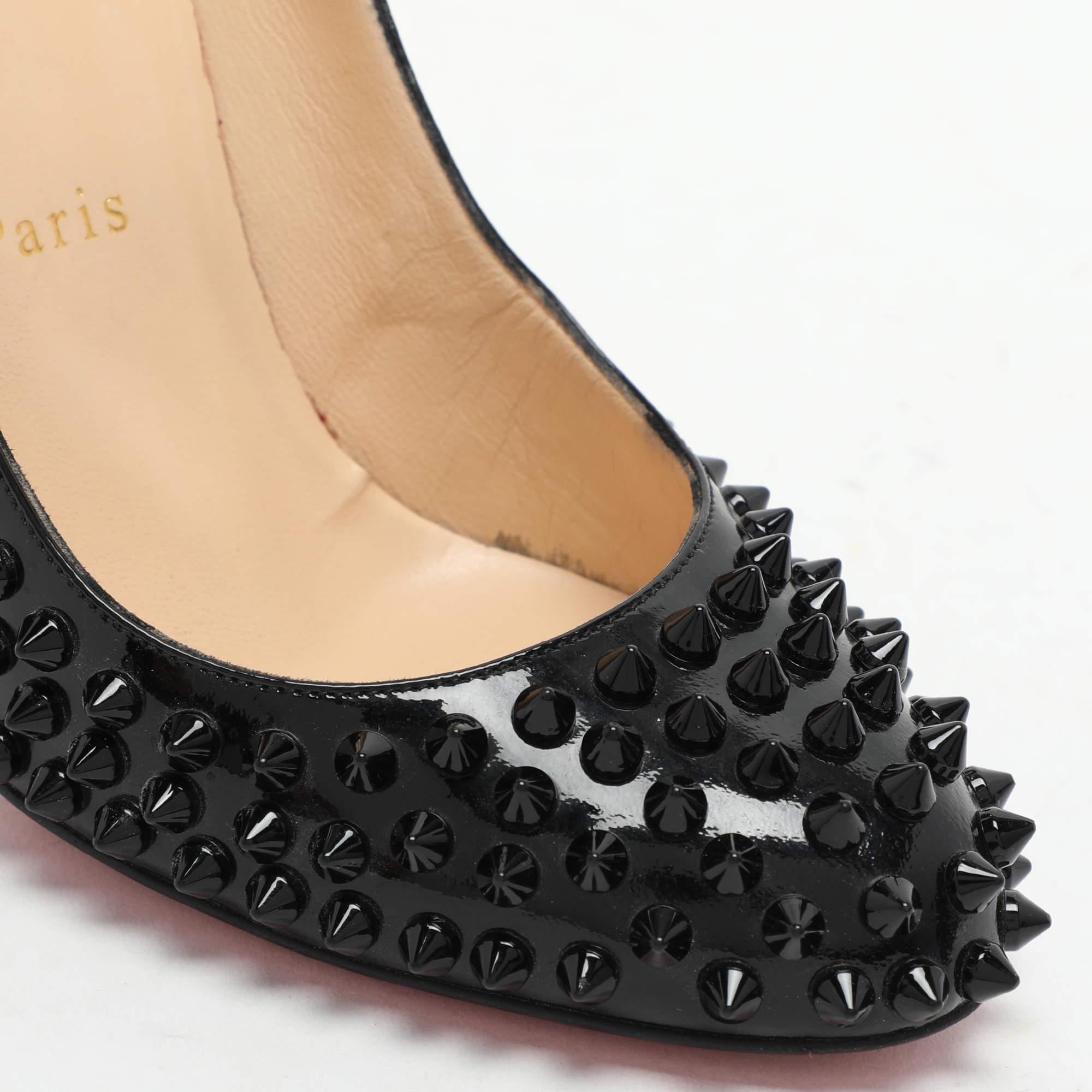 Christian Louboutin Bombas de punta simple de charol negro Talla 37.5 en venta 2