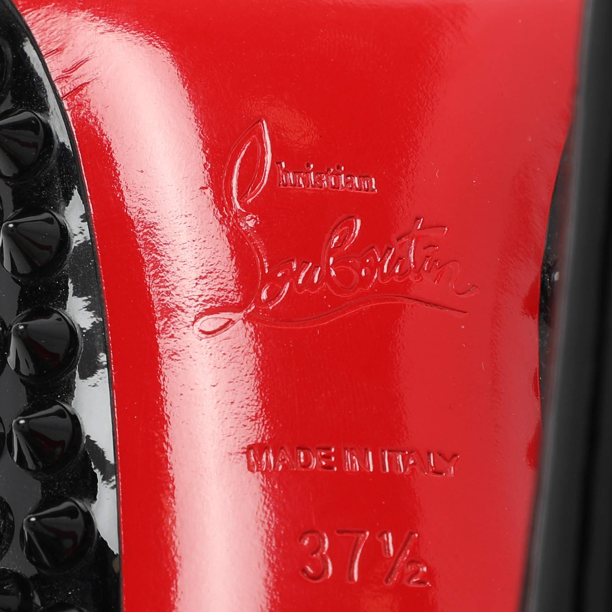 Christian Louboutin Bombas de punta simple de charol negro Talla 37.5 en venta 3