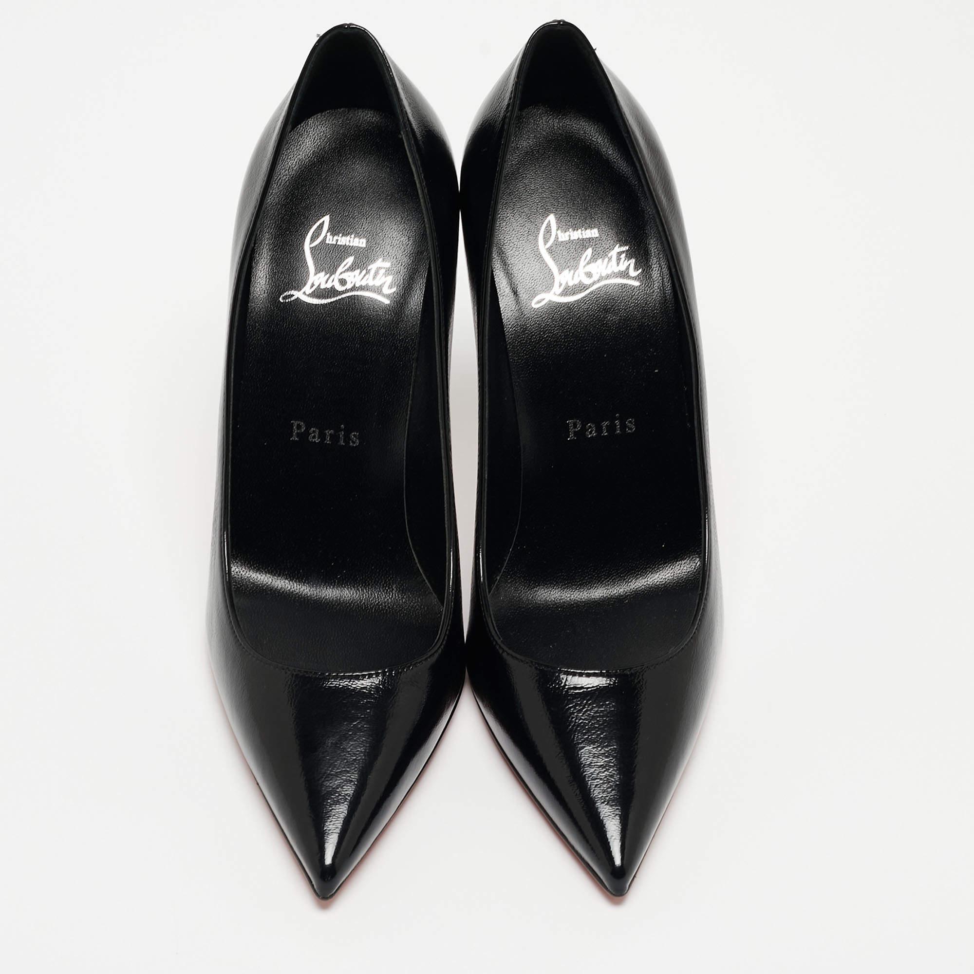Named after English model Kate Moss, this pair of Christian Louboutin So Kate pumps reflects elegance and sophistication in every step. Proving the brand's expertise in the art of stiletto making, it has been diligently crafted from black patent