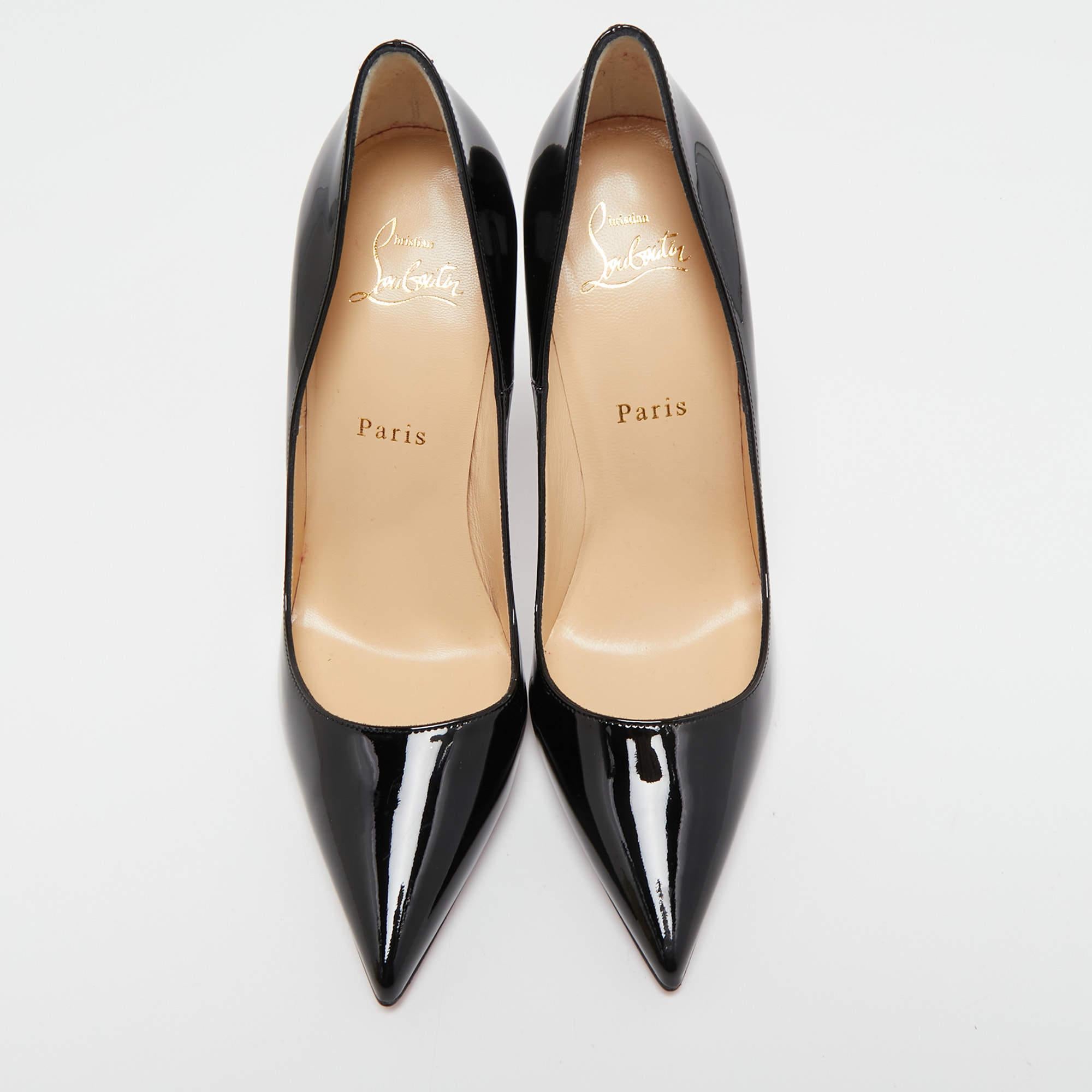 Named after English model Kate Moss, this pair of Christian Louboutin So Kate pumps reflects elegance and sophistication in every step. Proving the brand's expertise in the art of stiletto making, it has been diligently crafted from black patent