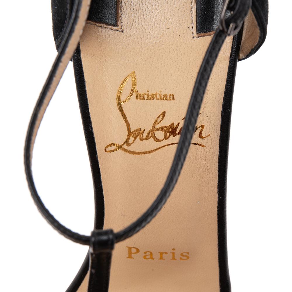 Christian Louboutin Black Patent Leather True Blue T-Strap Sandals Size 37 In Good Condition In Dubai, Al Qouz 2