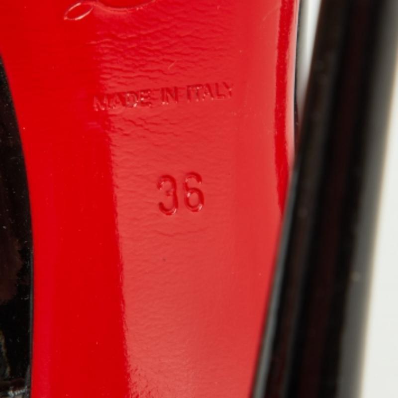 Christian Louboutin Sehr Prive Peep Toe Pumps aus schwarzem Lackleder Größe 36 (Braun)