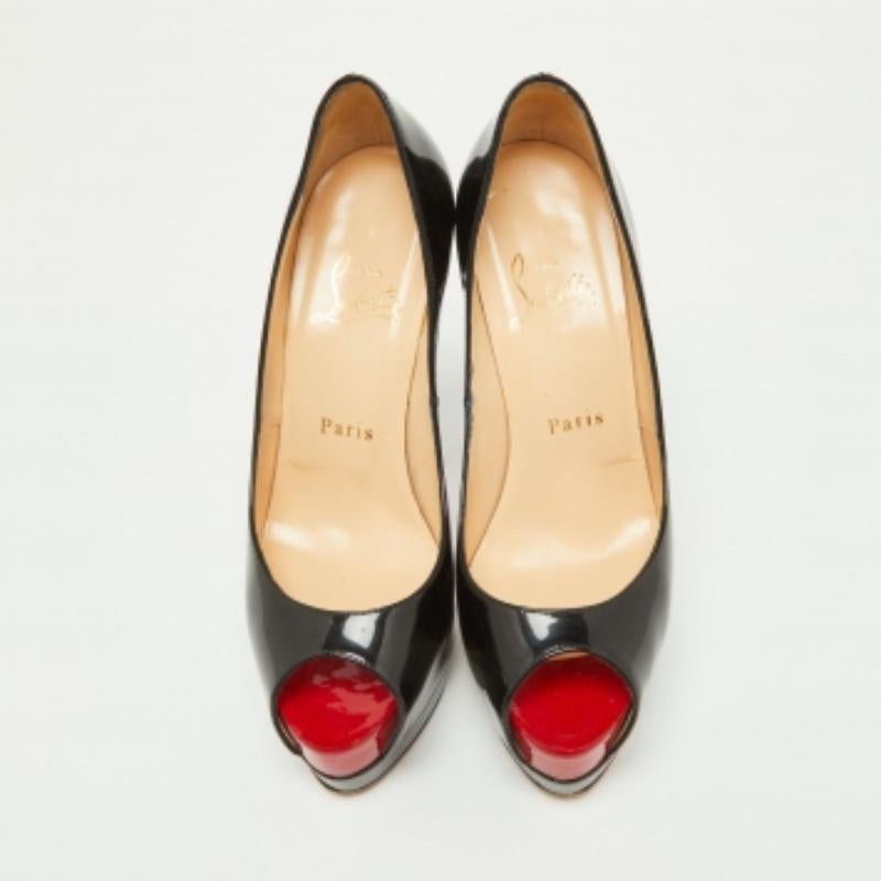 Christian Louboutin Sehr Prive Peep Toe Pumps aus schwarzem Lackleder Größe 36 2