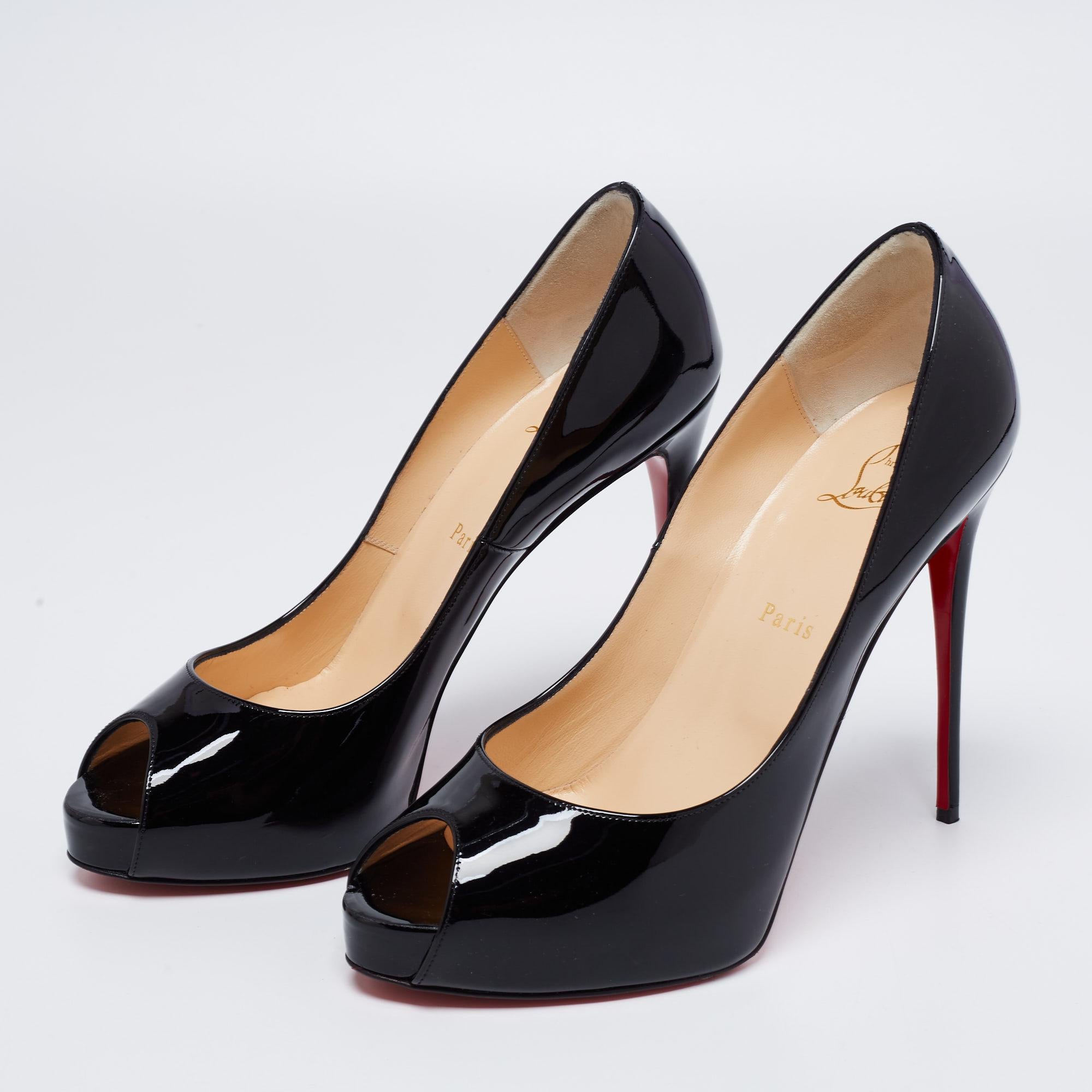 Christian Louboutin yet again brings a stunning set of pumps that makes us marvel at its beauty and craftsmanship. With the curvaceous arch that ultimately forms into a peep-toe silhouette, they will give an illusion of elongated feet to the wearer.