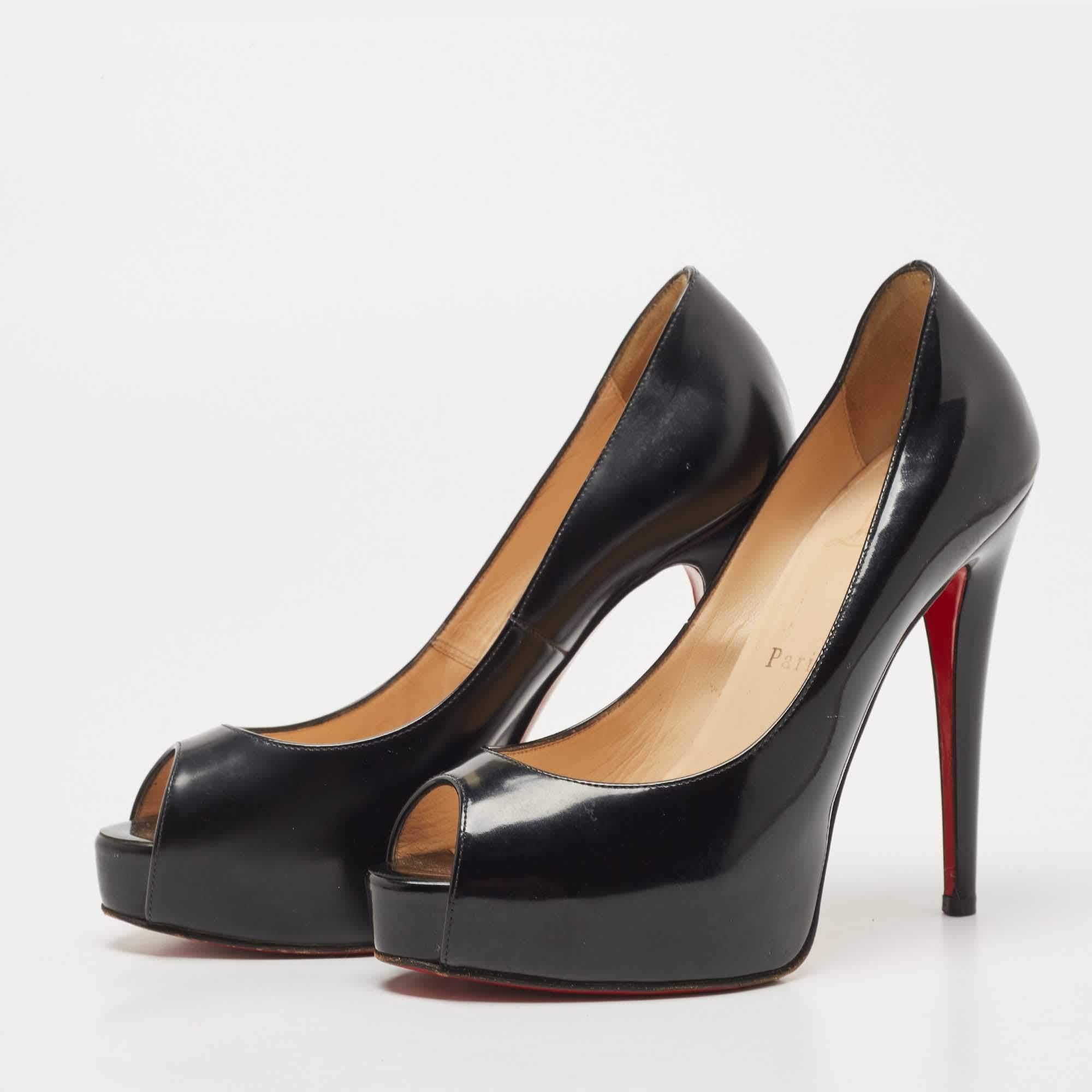 Make a chic style statement with these designer pumps. They showcase sturdy heels and durable soles, perfect for your fashionable outings!