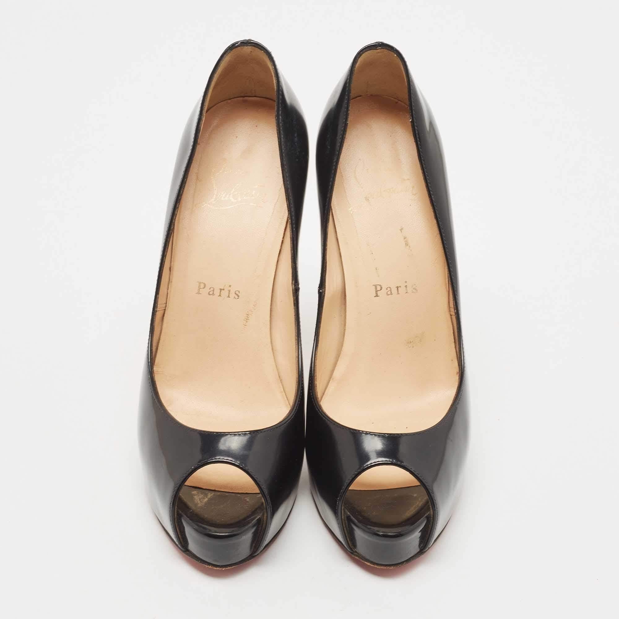 Christian Louboutin Black Patent Leather Very Prive Pumps Size 36.5 In Good Condition For Sale In Dubai, Al Qouz 2