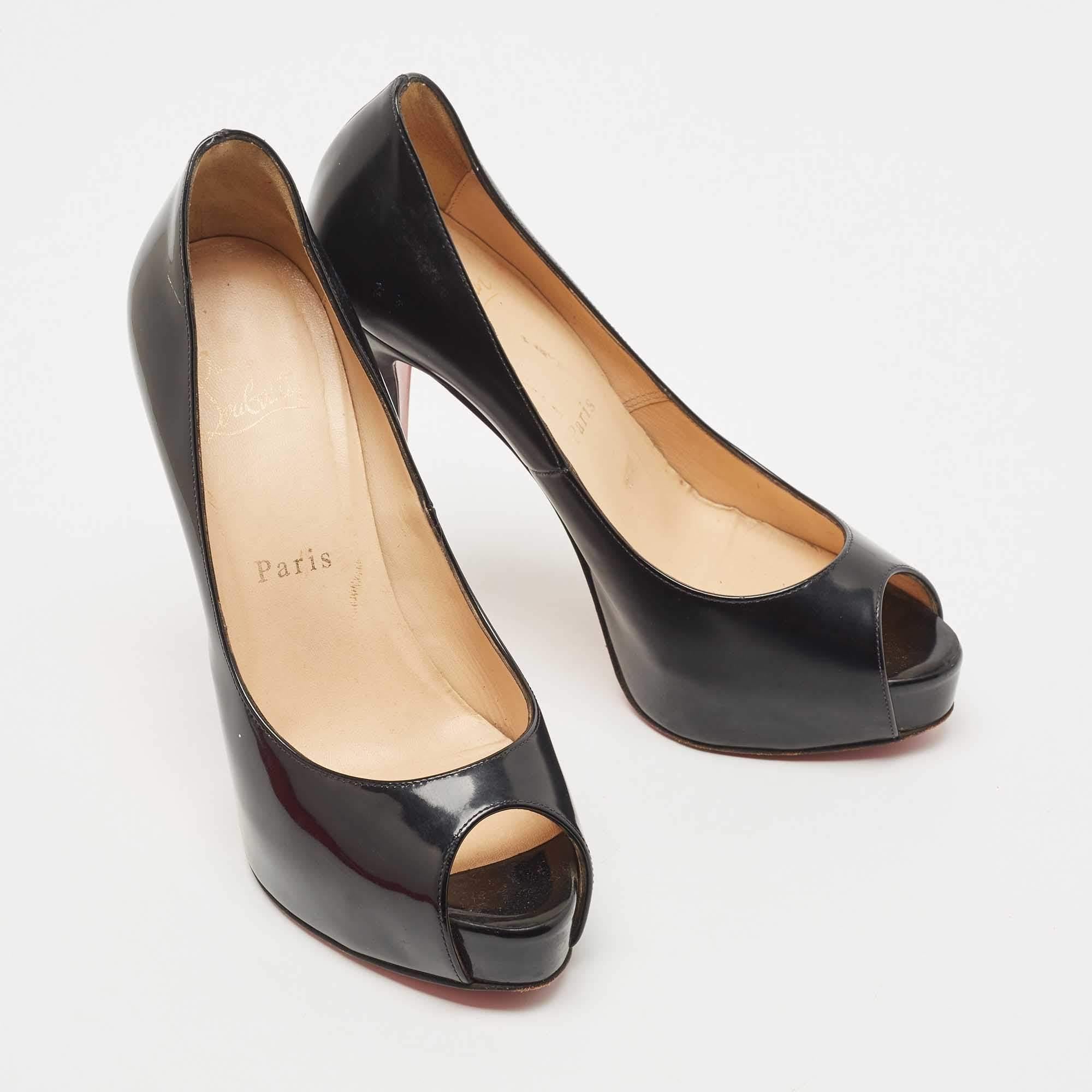 Women's Christian Louboutin Black Patent Leather Very Prive Pumps Size 36.5 For Sale