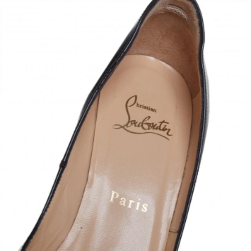 Christian Louboutin's Very Prive pumps exude a timeless and sophisticated appeal that works well with most outfits. Crafted in Italy from patent leather in a black shade, they feature peep toes and are elevated on 9.5 cm stiletto heels supported by