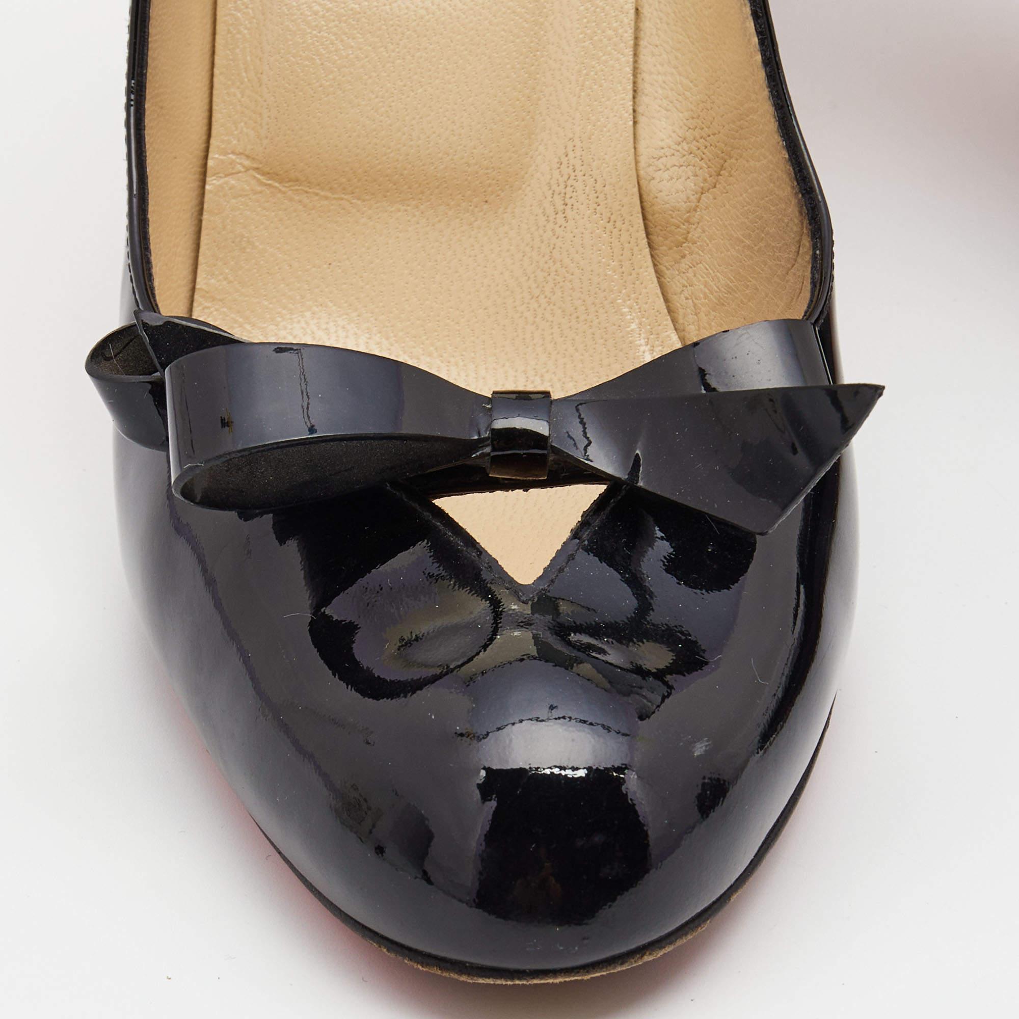 Christian Louboutin Black Patent Leather Vinodo Pumps Size 38.5 For Sale 4
