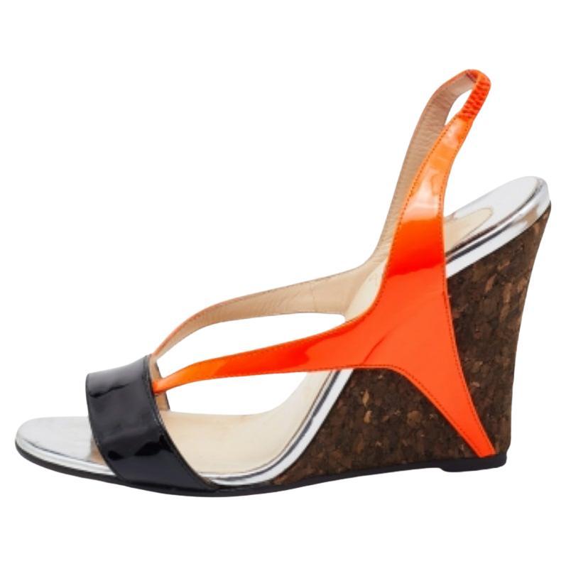 Christian Louboutin Sandali con zeppa Yasmin in vernice nera taglia 37 in vendita