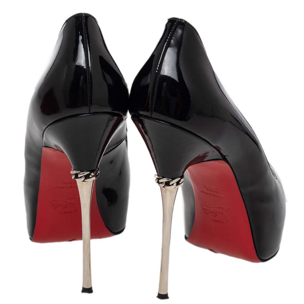 Christian Louboutin Black Patent Miss Desprez Chain Detail Peep Toe Size 38.5 In Good Condition For Sale In Dubai, Al Qouz 2