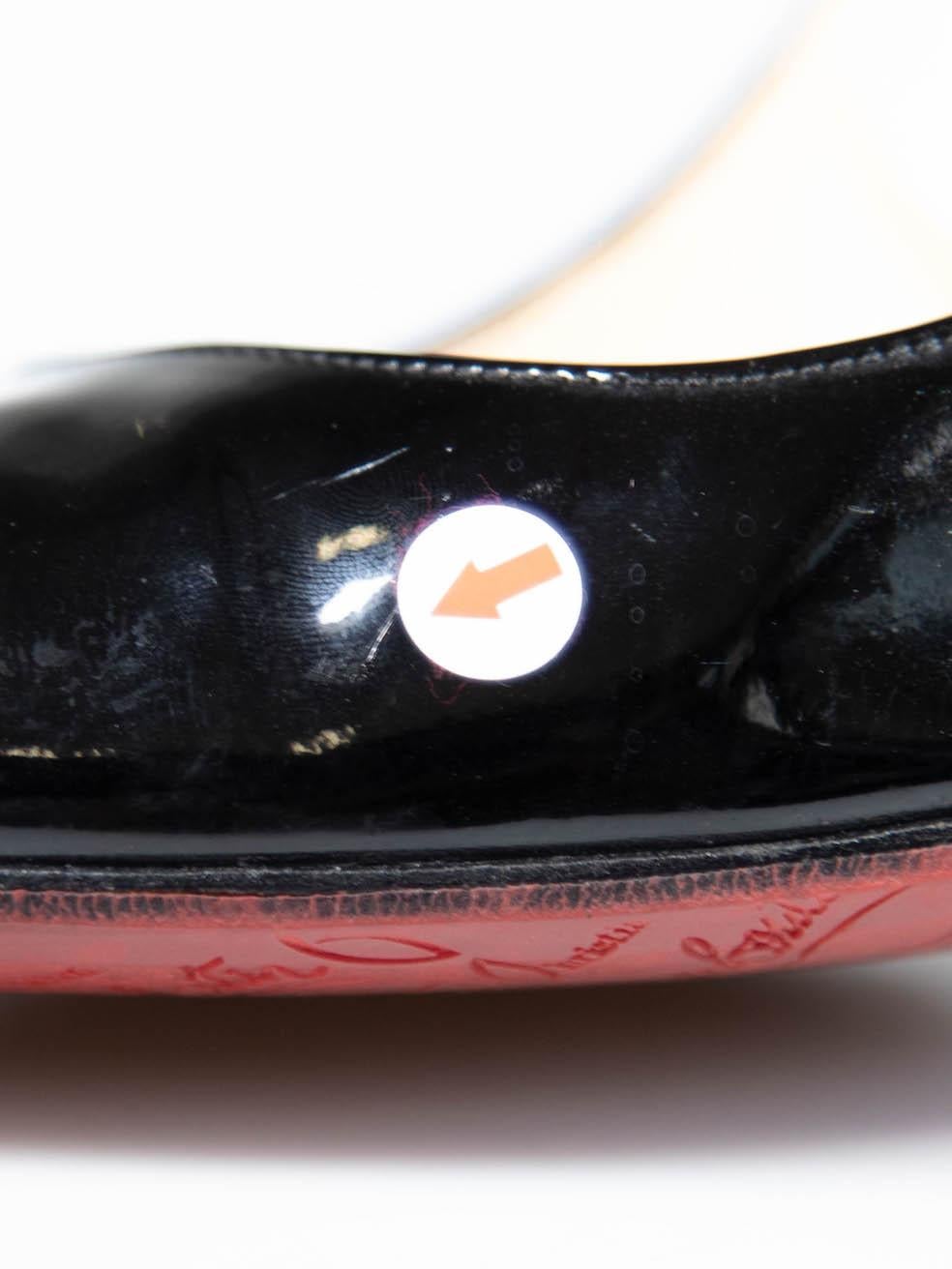 Zapatos de tacón de punta de charol negro Christian Louboutin Talla IT 39 en venta 4