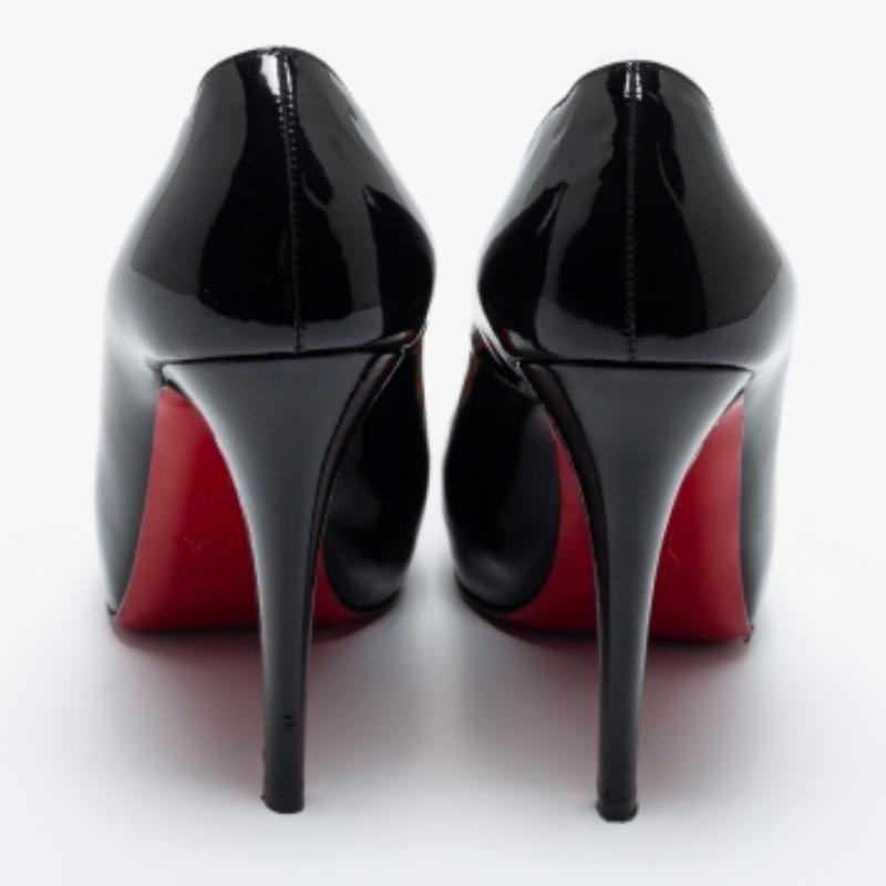 Christian Louboutin Black Patent Rolando Pumps Size 38.5 In Good Condition For Sale In Dubai, Al Qouz 2