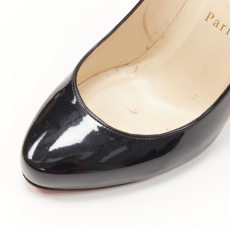 CHRISTIAN LOUBOUTIN - Escarpins classiques à pointe arrondie en brevet noir EU38,5 en vente 2