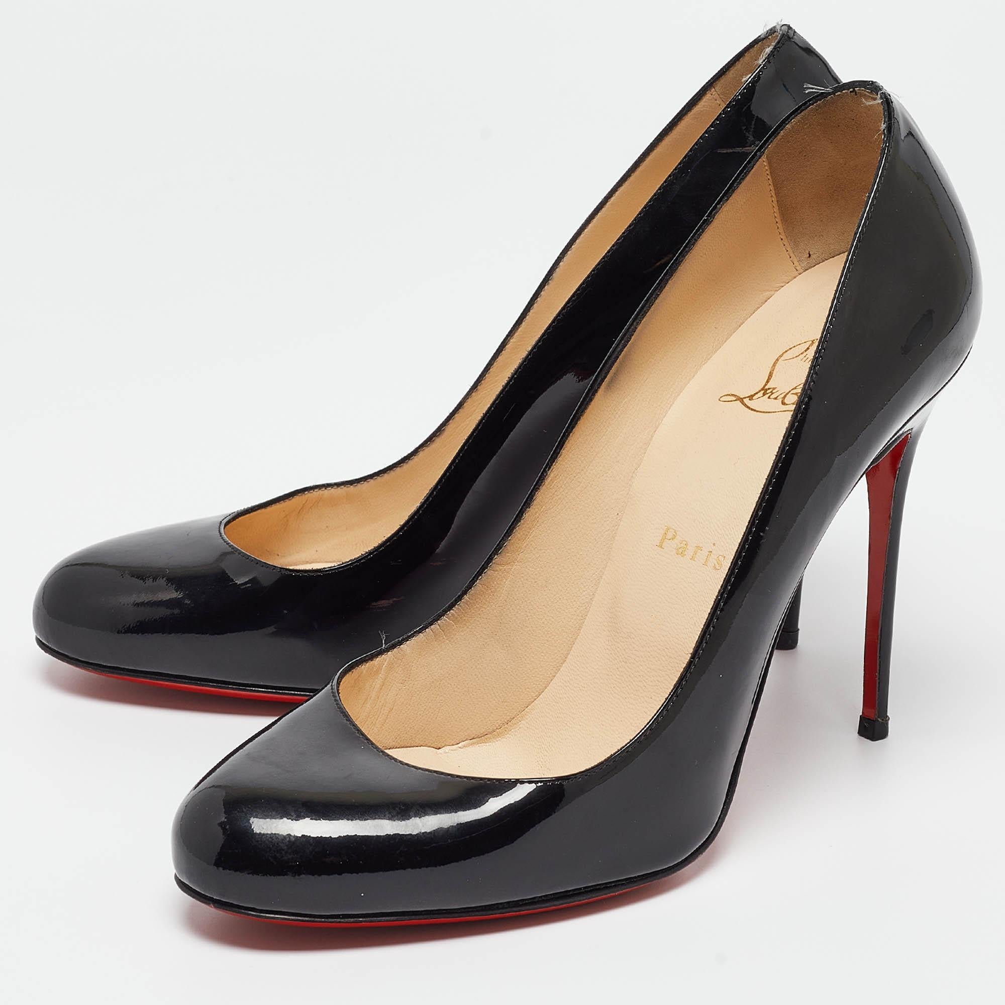 Exhibit an elegant style with this pair of pumps. These elegant shoes are crafted from quality materials. They are set on durable soles and sleek heels.