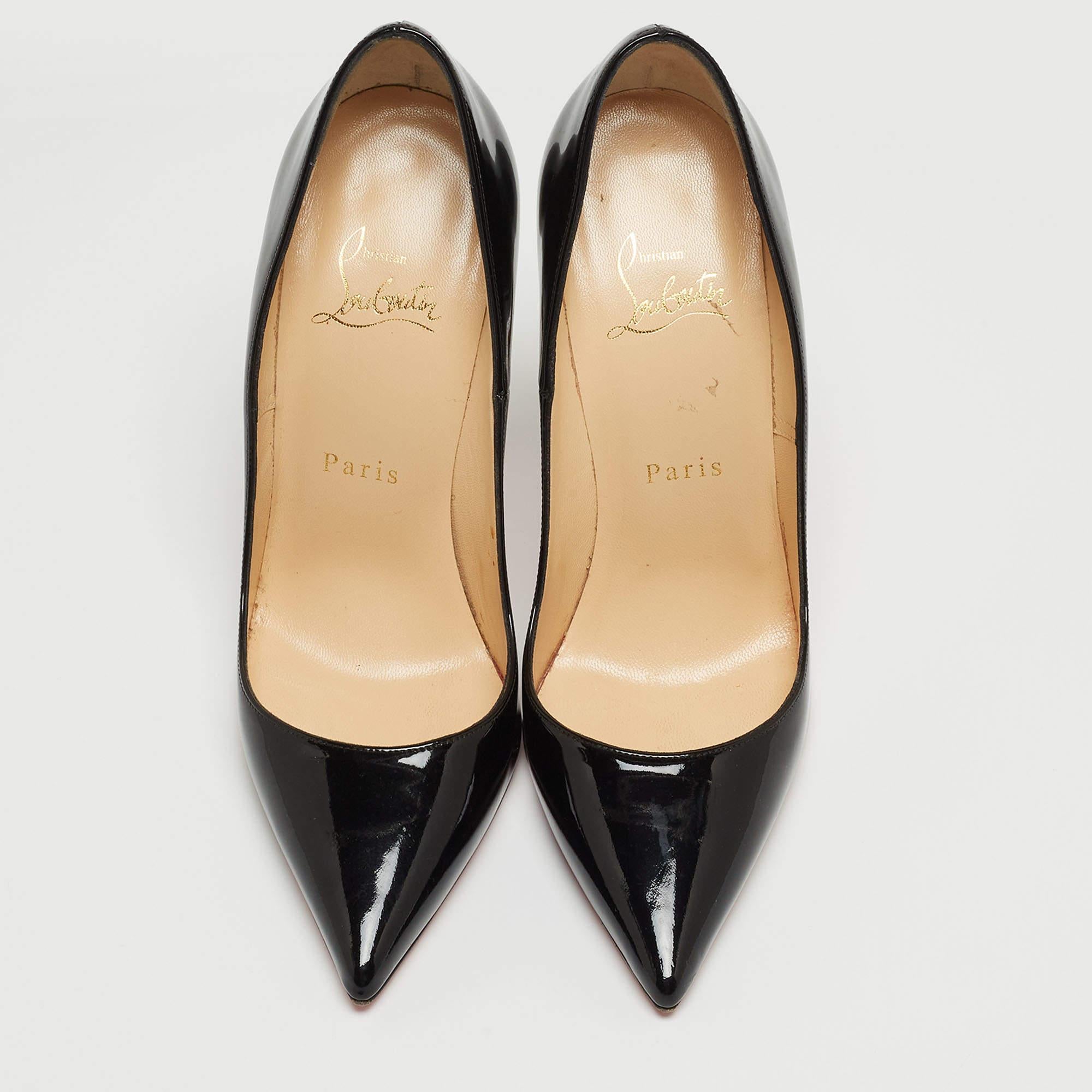 These black pumps from Christian Louboutin are meant to be a loved choice. Wonderfully crafted and balanced on sleek heels, the pumps will lift your feet in a stunning silhouette.

