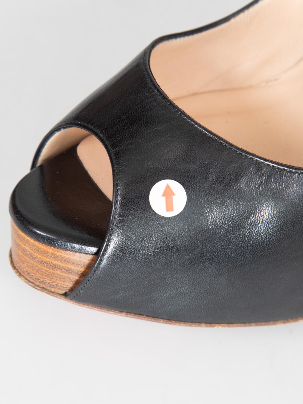 Christian Louboutin Schwarz Peep Toe Leder Heels Größe IT 39 im Angebot 1