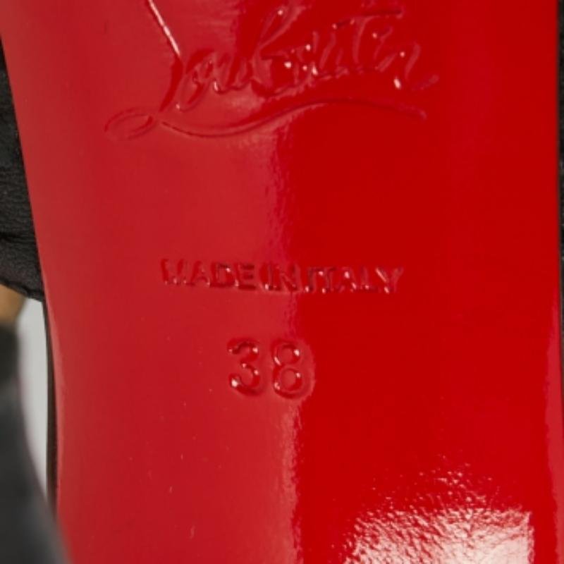 Christian Louboutin Sandales Kashou en cuir plissé noir Taille 38 en vente 3