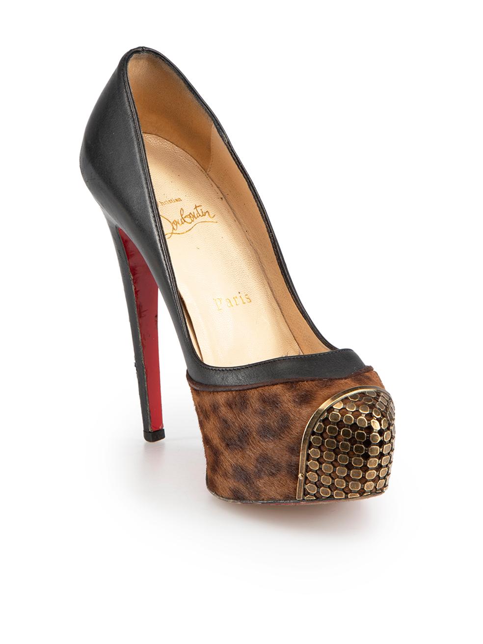 CONDITION is Good. Minor wear to shoes is evident. Light wear to both shoe heels and leather panels with abrasions to the leather. There are also marks and scratches to the footbeds and heels on this used Christian Louboutin designer resale item.
 
