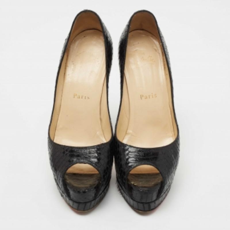 Christian Louboutin Pumps Altadama in pitone nero misura 36,5 In condizioni buone in vendita a Dubai, Al Qouz 2