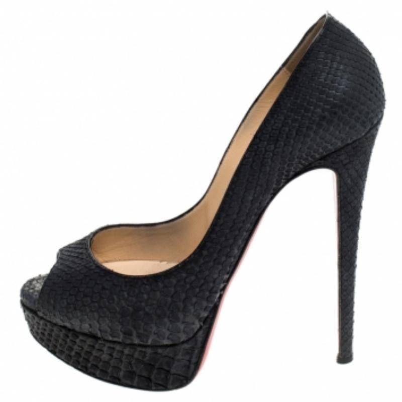 Christian Louboutin Schwarz Python Leder Lady Peep Toe Plateau Pumps Größe 37.5 im Angebot 2