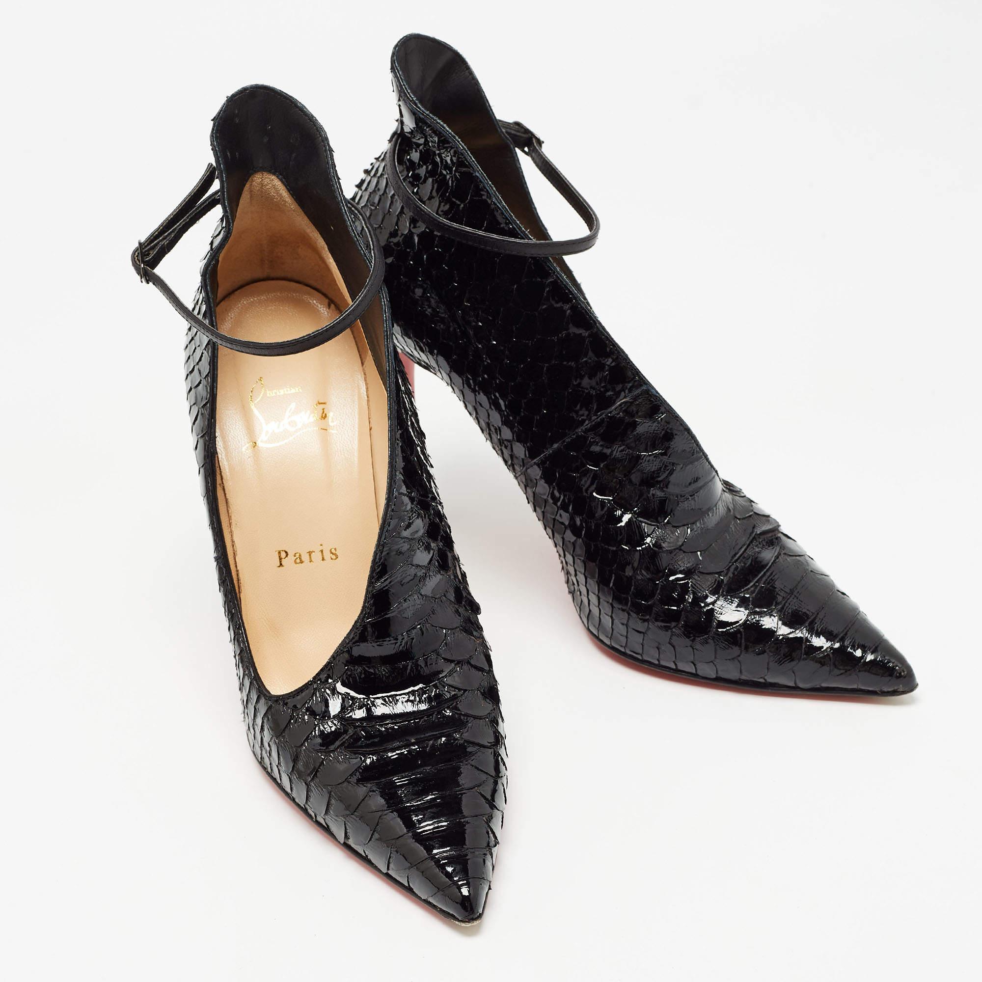 Christian Louboutin Escarpins Vampydoly en cuir python noir Taille 36.5 Pour femmes en vente