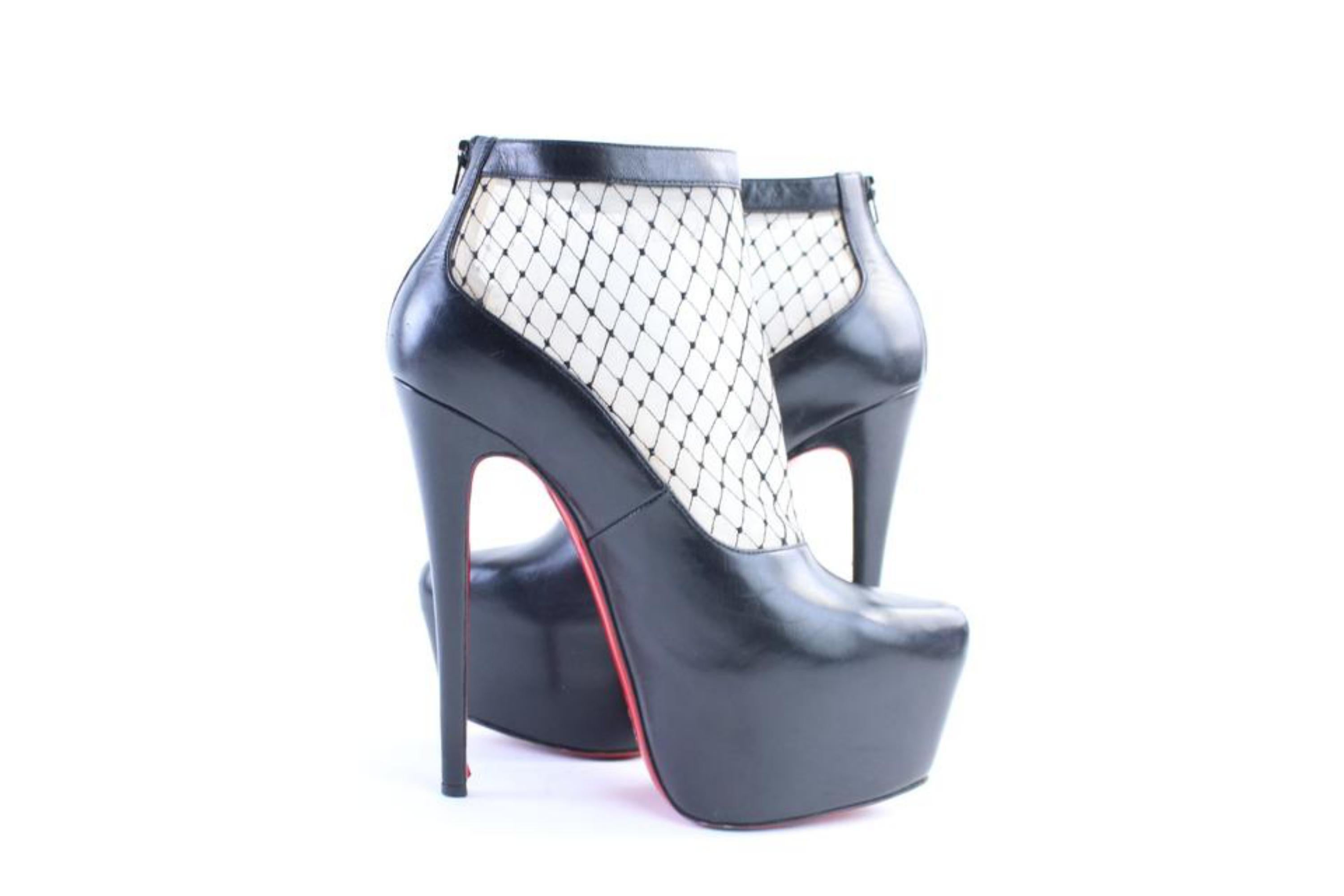Christian Louboutin Black Resillissima Lace Illusion Platform 3clr0314 Booties In Good Condition For Sale In Forest Hills, NY