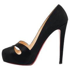 Christian Louboutin Escarpins Boucoulou en satin noir Taille 39